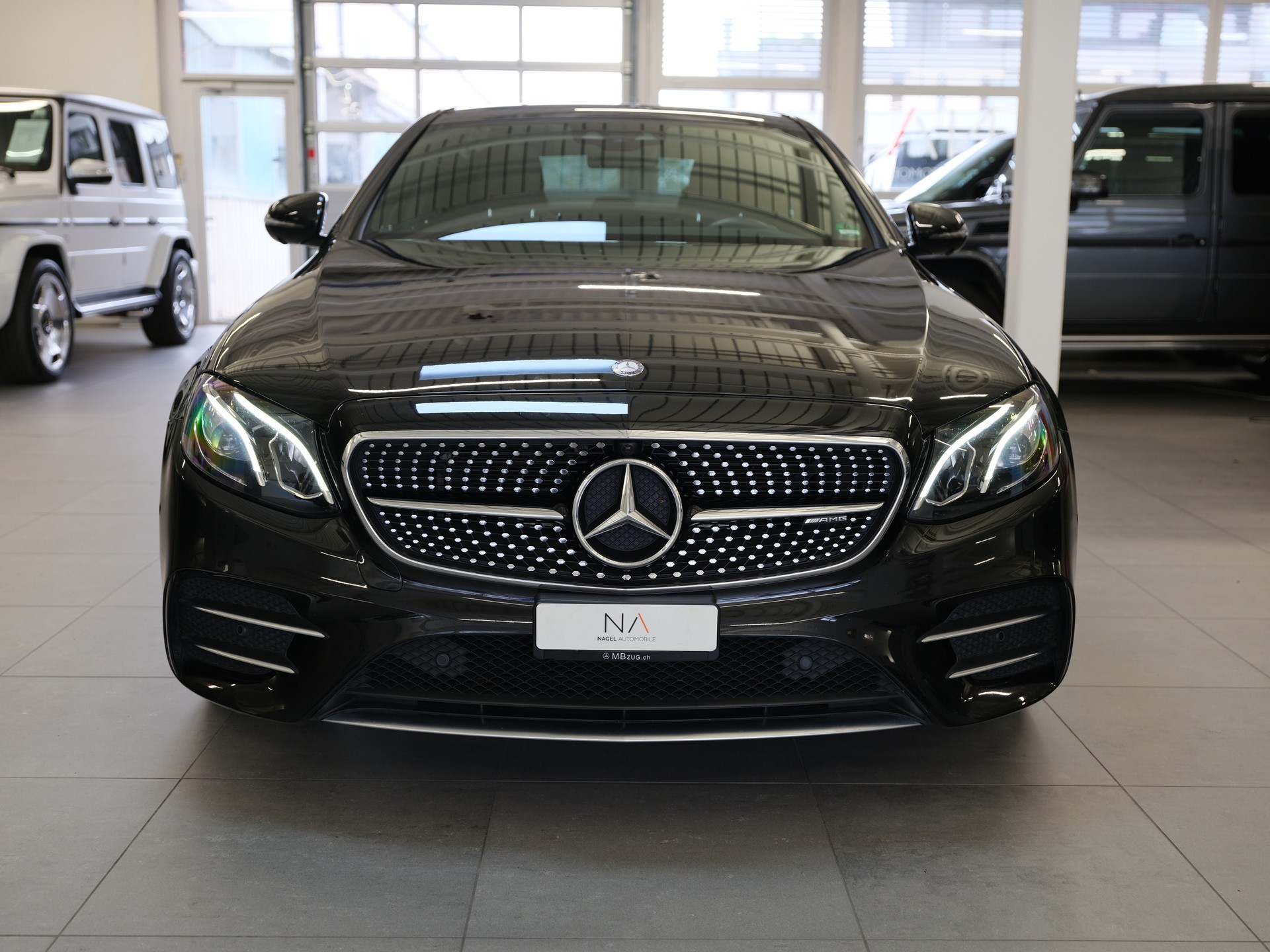 MERCEDES-BENZ E 43 AMG 4Matic 9G-Tronic-showroom-element-1