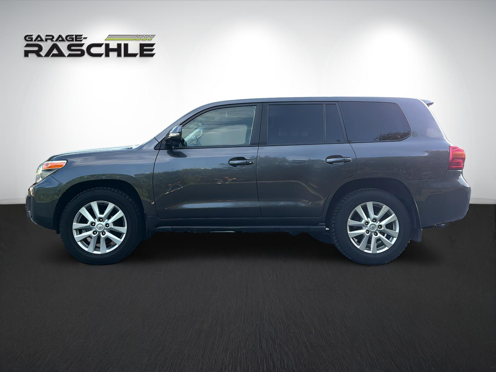 TOYOTA Land Cruiser V8 4.5 D-4D V8 Linea Sol 5P.-showroom-element-3