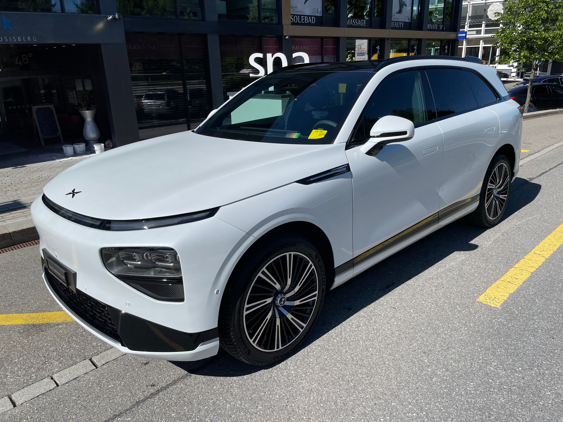 XPENG G9 Performance AWD mit AHK und Premium Paket