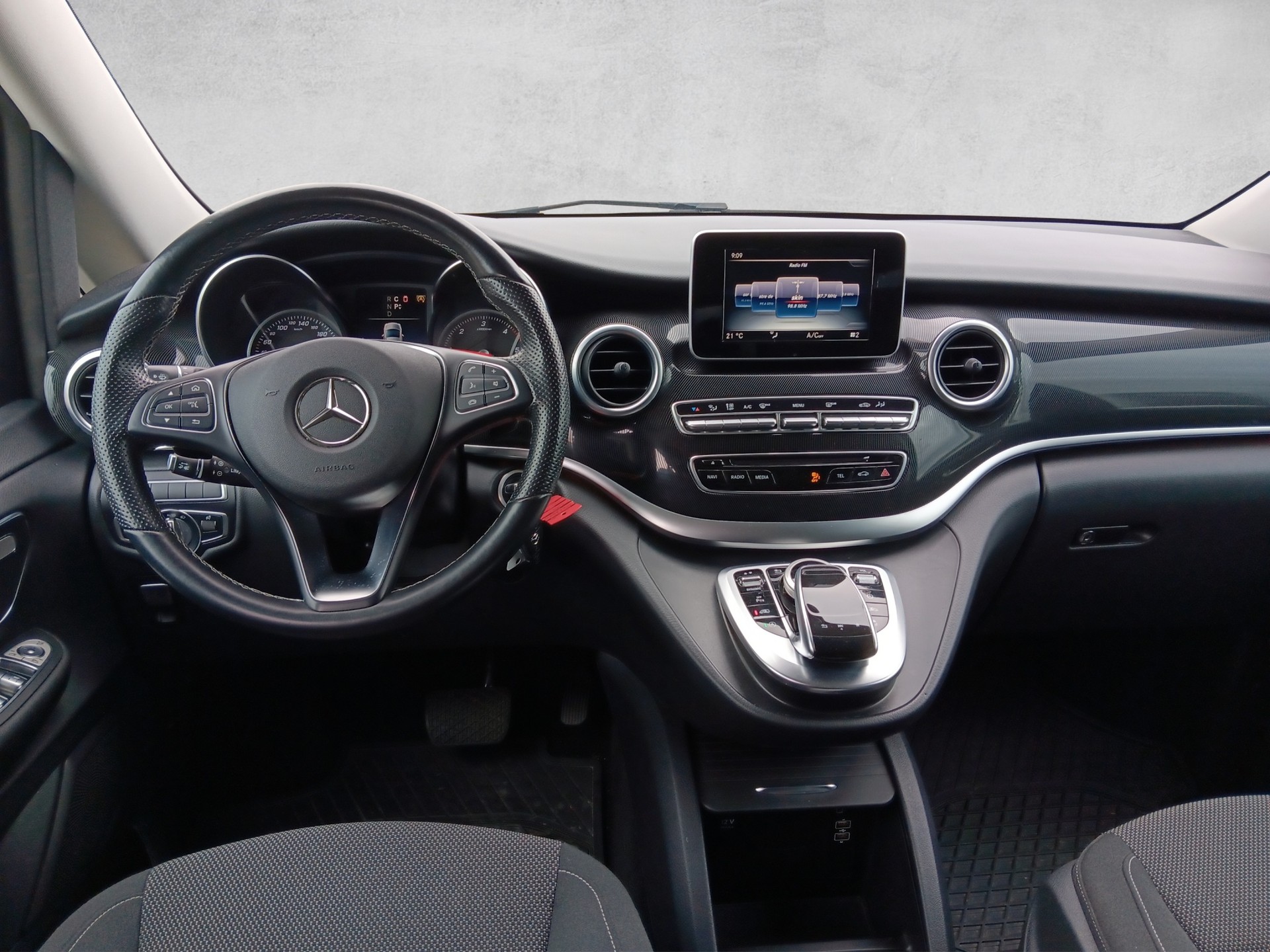 MERCEDES-BENZ V 250 d Avantgarde Lang 4Matic 7G-Tronic-image-10