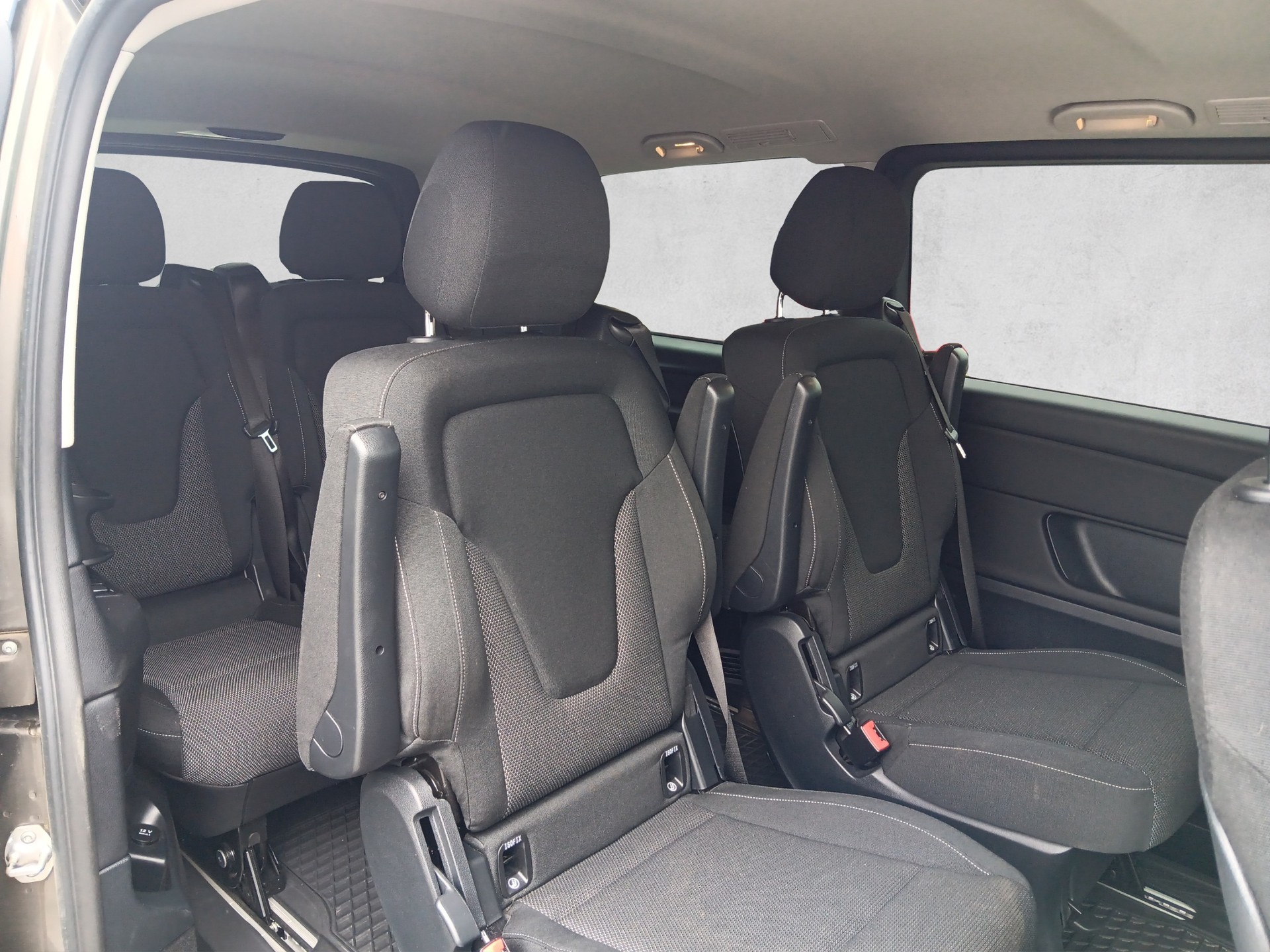 MERCEDES-BENZ V 250 d Avantgarde Lang 4Matic 7G-Tronic-image-11