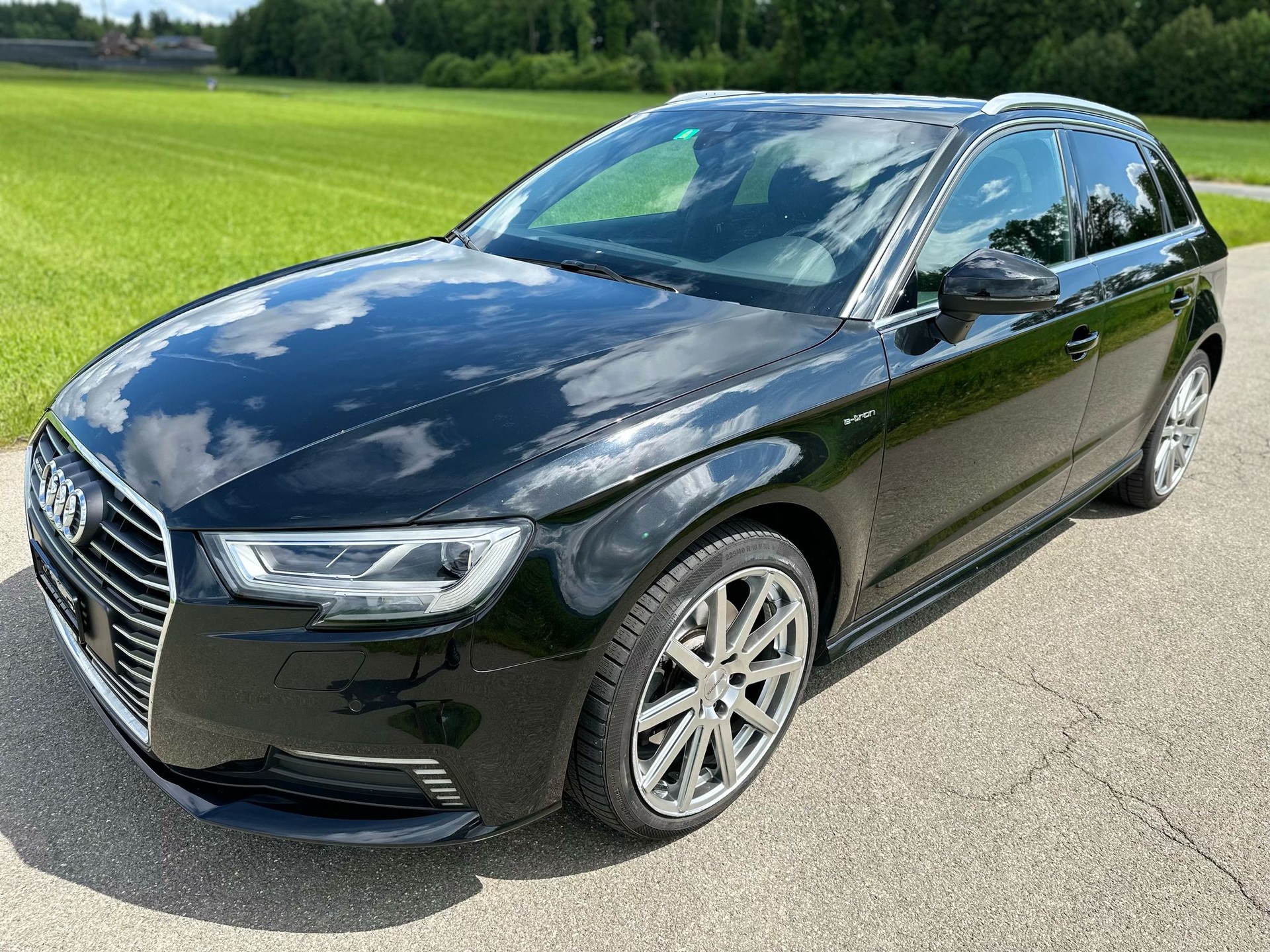 AUDI A3 Sportback 1.4 e-tron Sport S-tronic-showroom-element-1