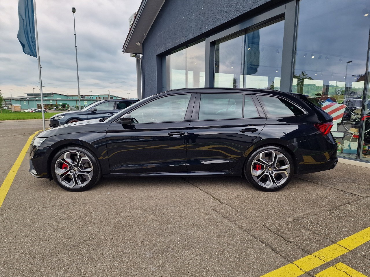 SKODA Octavia Combi 2.0 TSI DSG RS-showroom-element-2