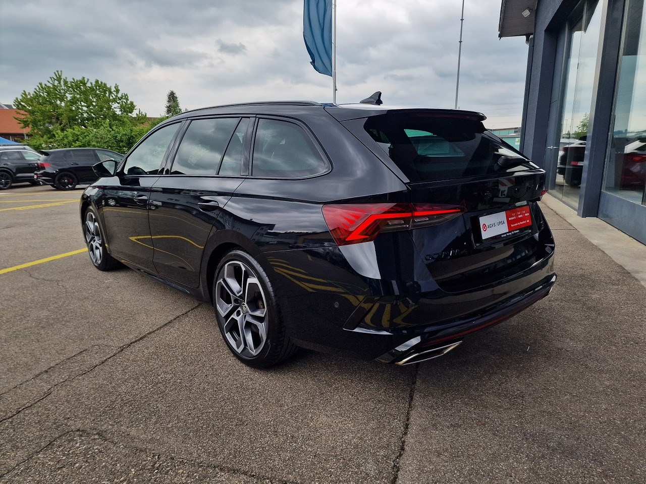 SKODA Octavia Combi 2.0 TSI DSG RS-showroom-element-3
