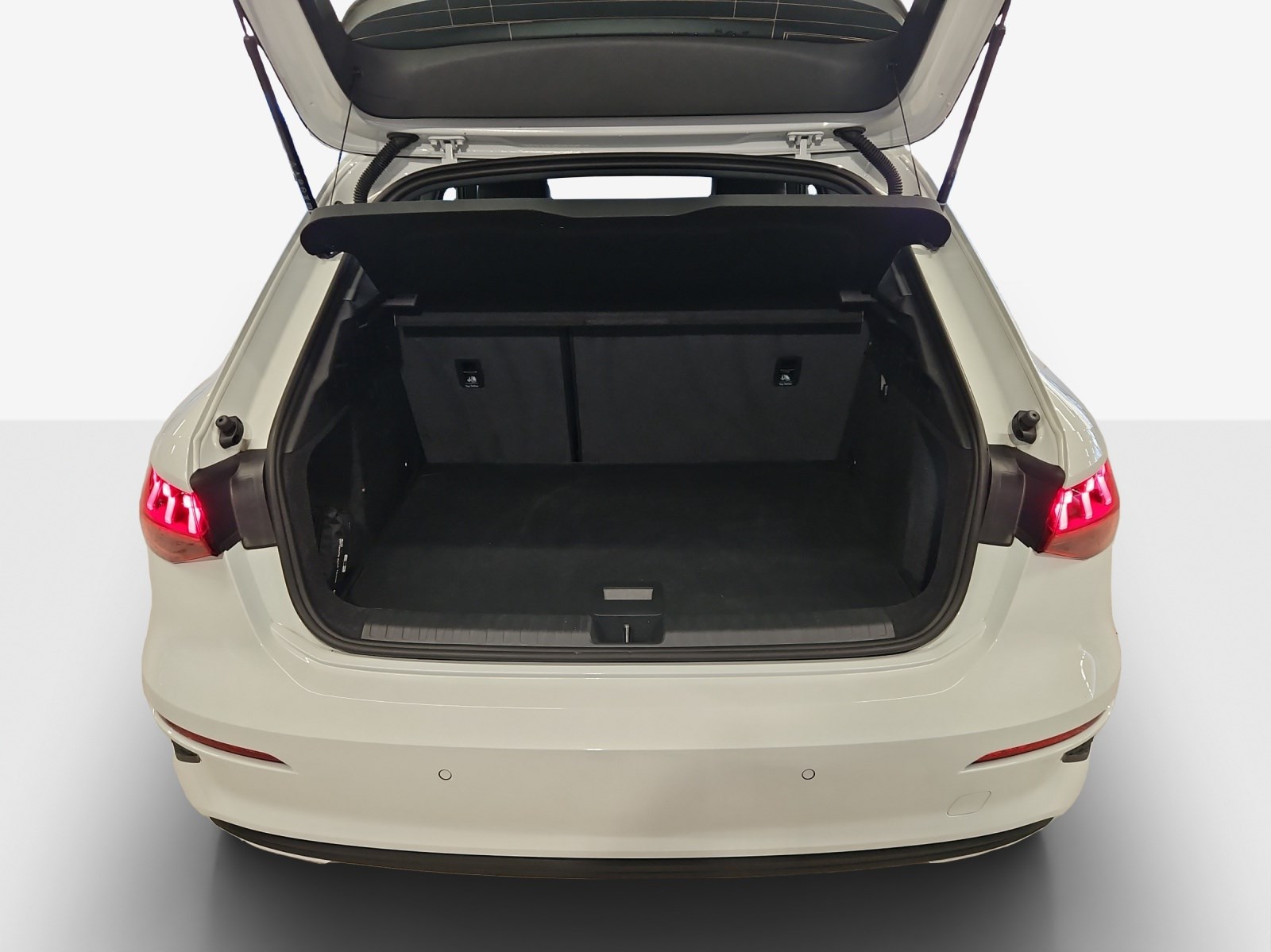 AUDI A3 Sportback 35 TFSI Attraction-image-12