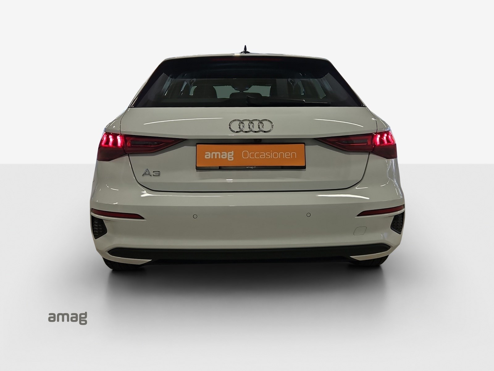 AUDI A3 Sportback 35 TFSI Attraction-showroom-element-3