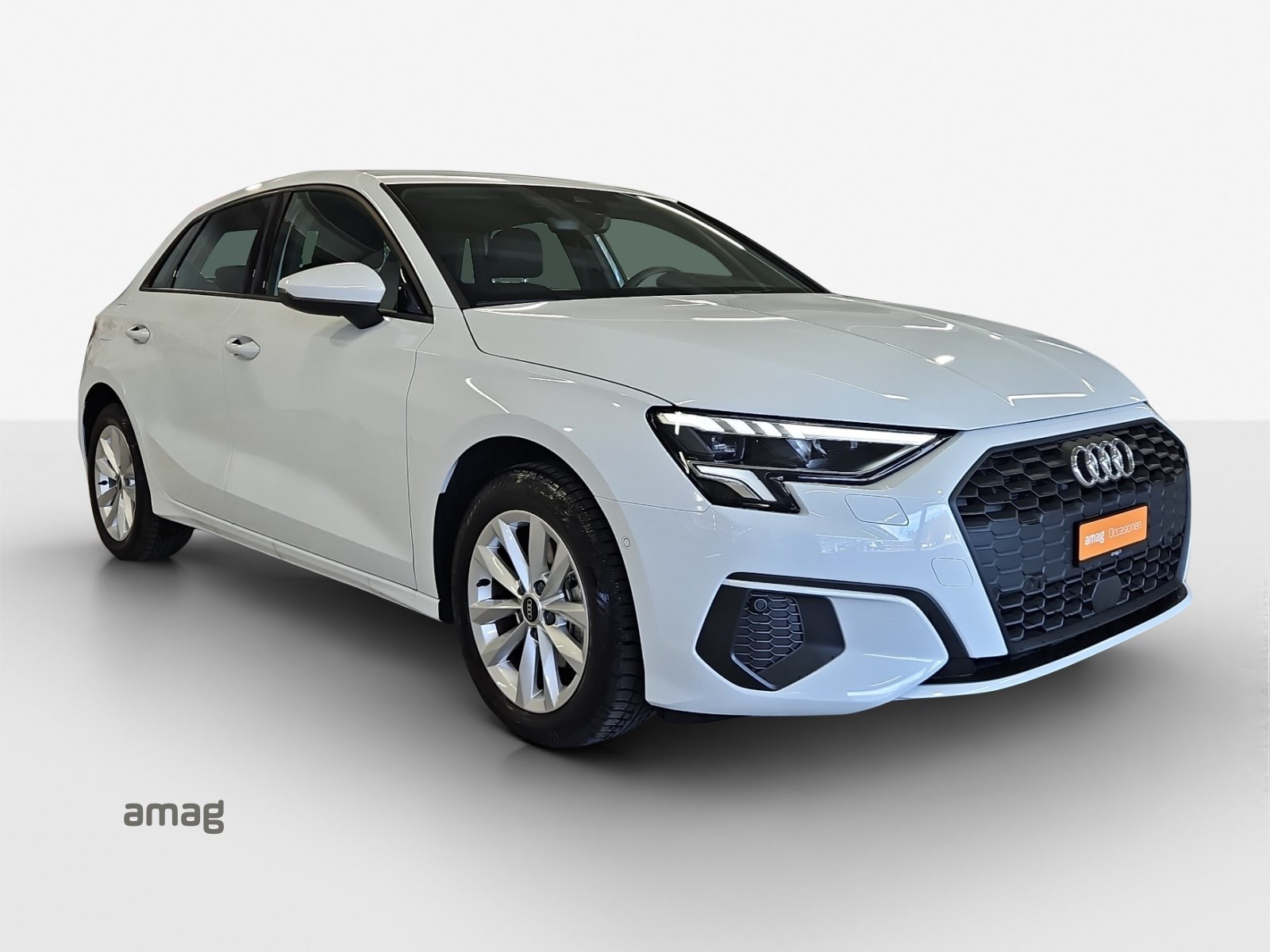 AUDI A3 Sportback 35 TFSI Attraction-image-5