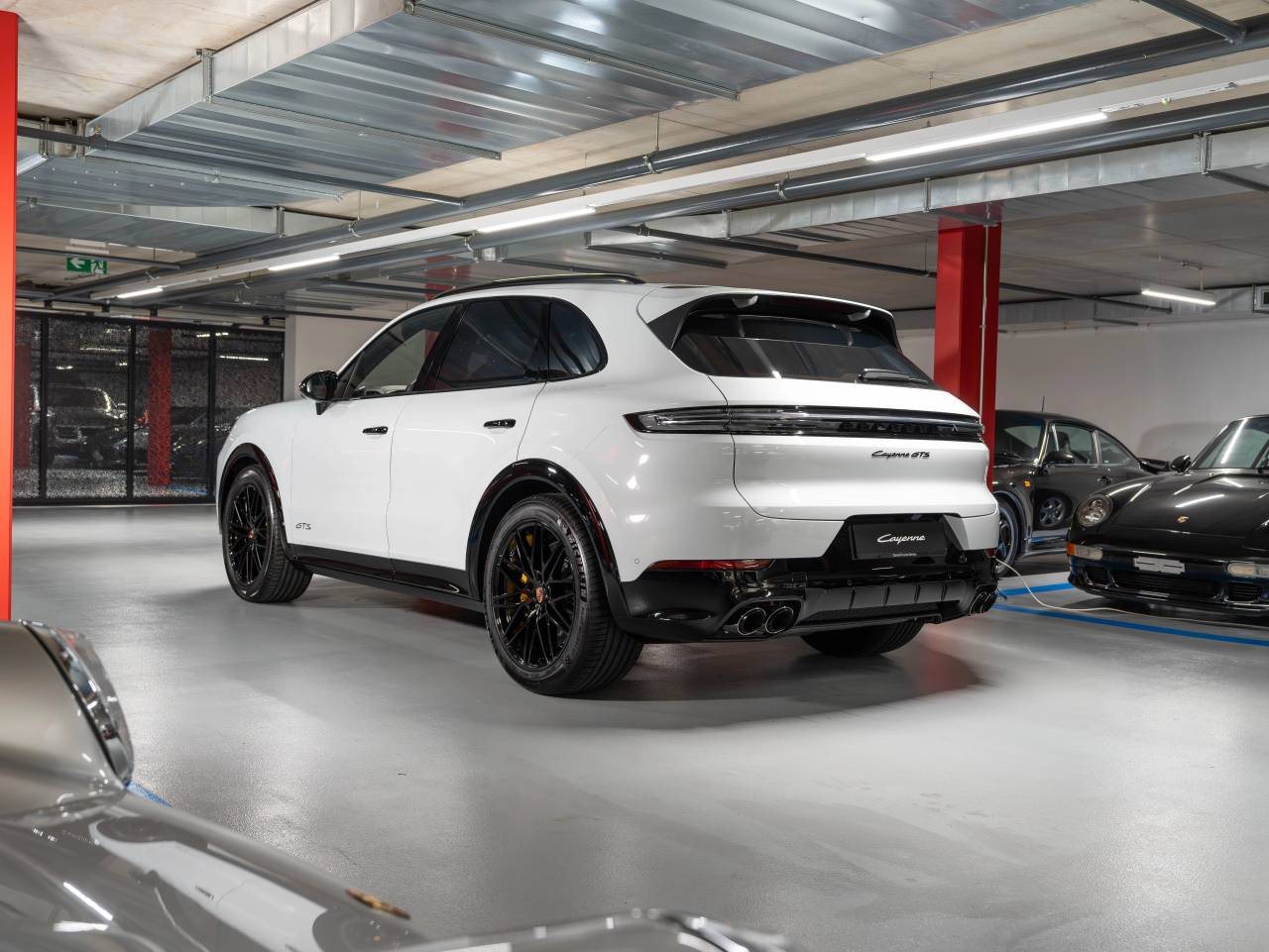 PORSCHE CAYENNE GTS-showroom-element-2