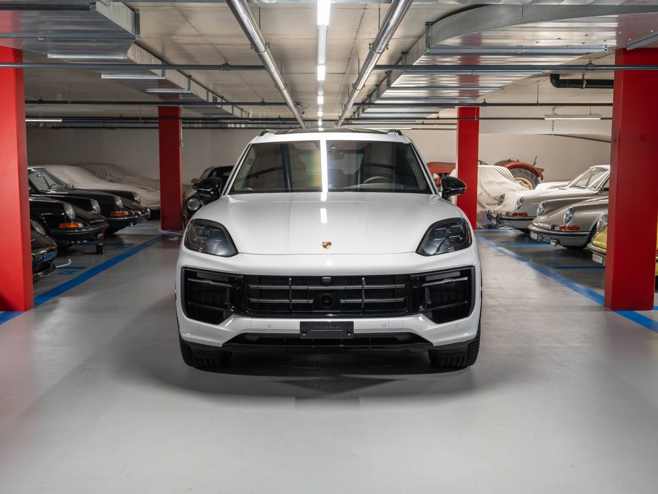 PORSCHE CAYENNE GTS-showroom-element-1
