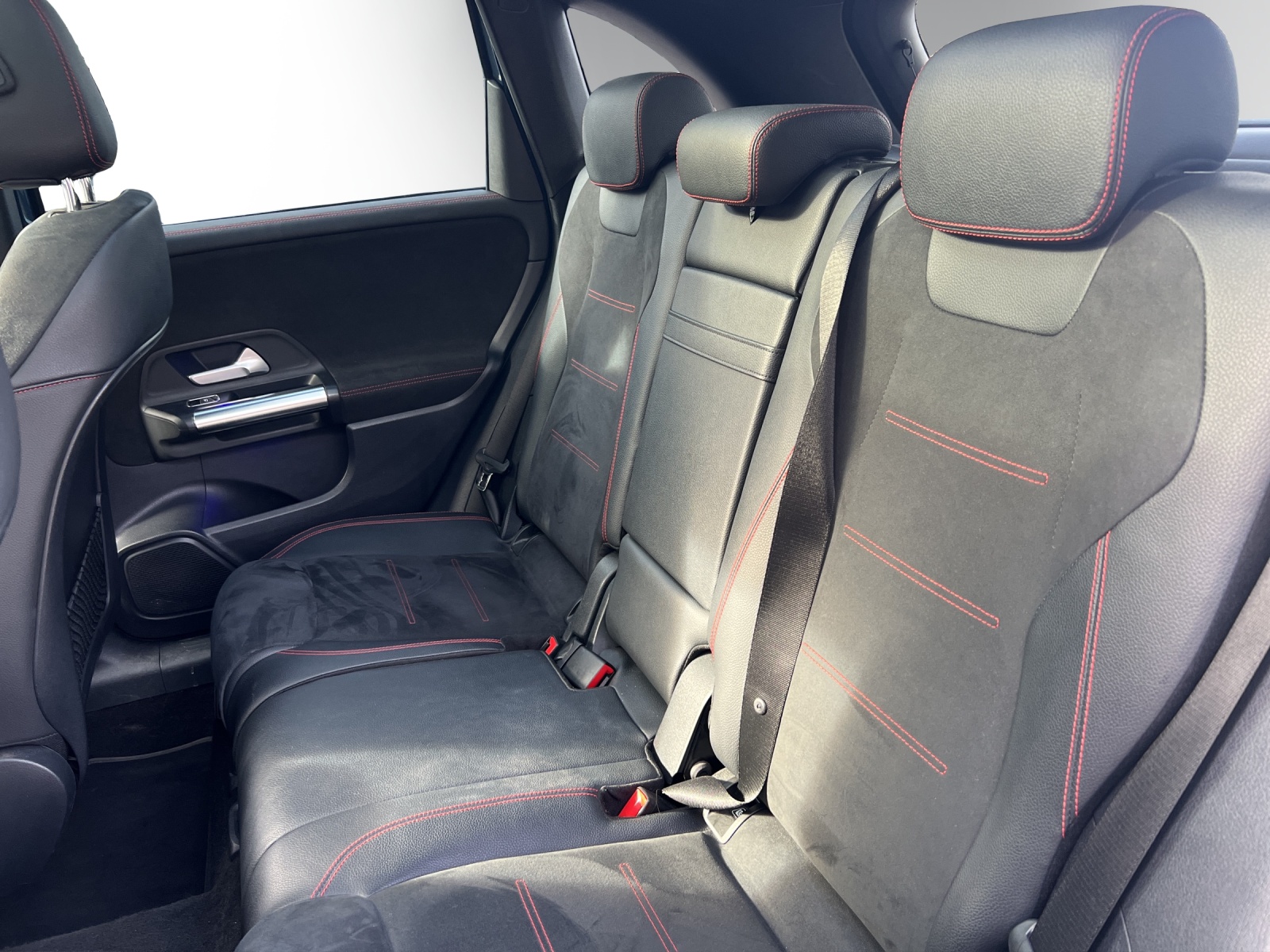 Image MERCEDES-BENZ B-250 B 250 e AMG Line