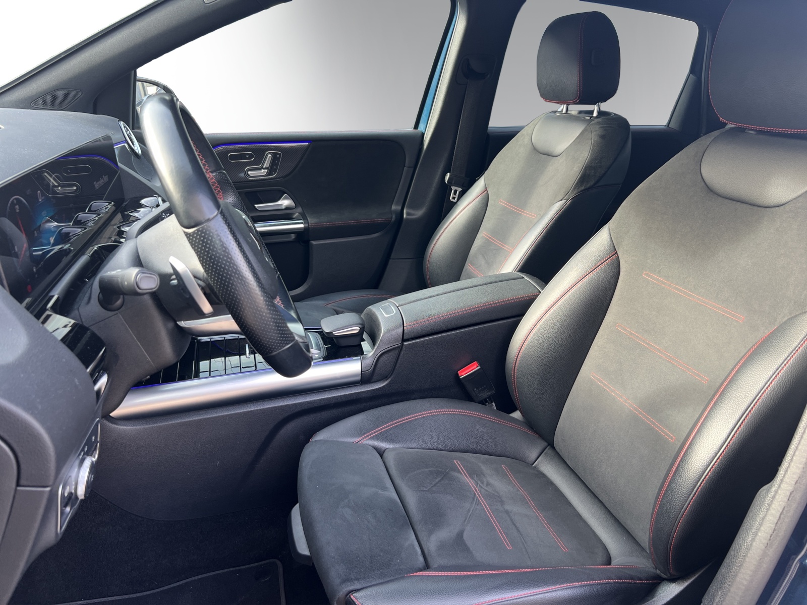 Image MERCEDES-BENZ B-250 B 250 e AMG Line