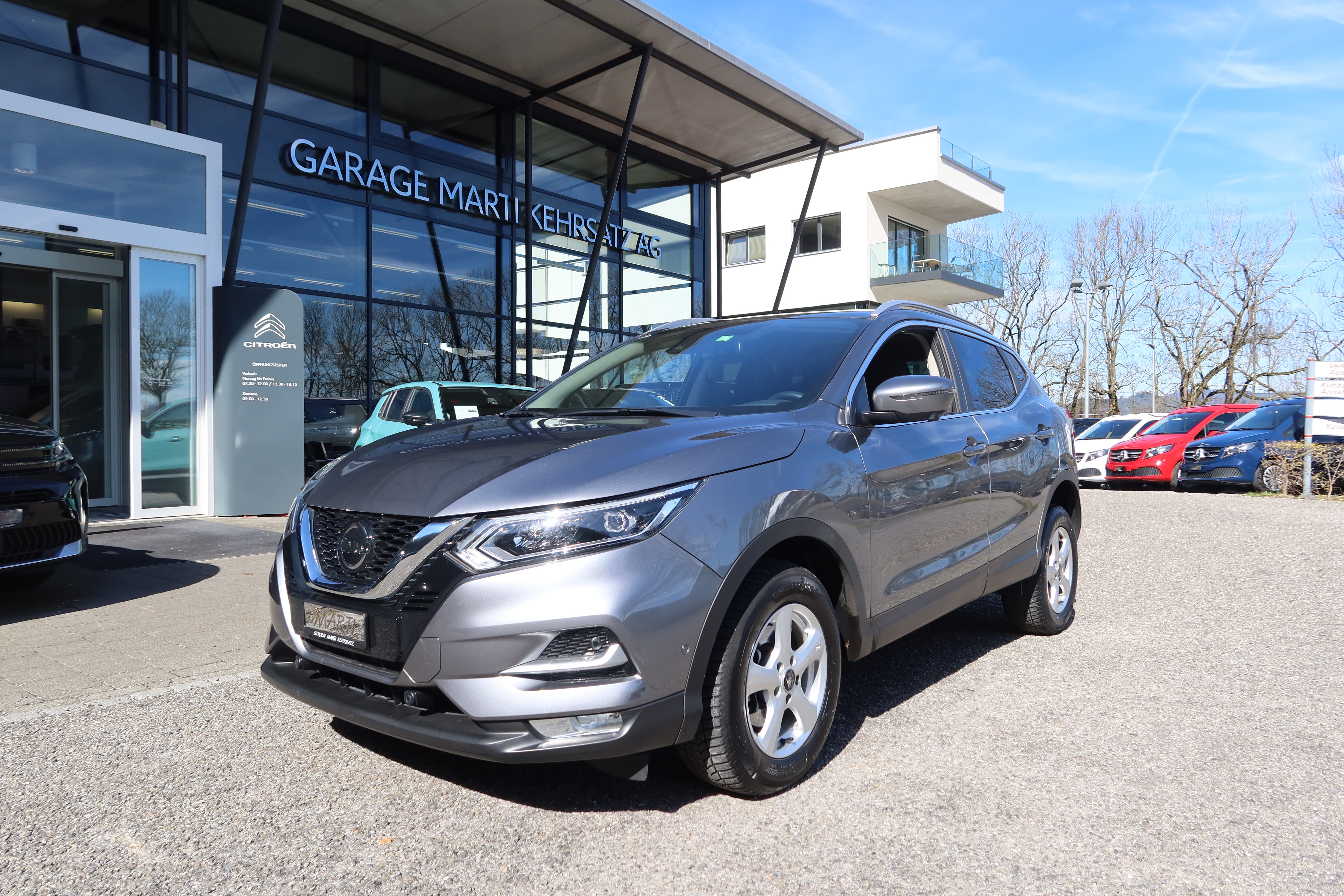 NISSAN Qashqai (SUV / Gelndewagen)