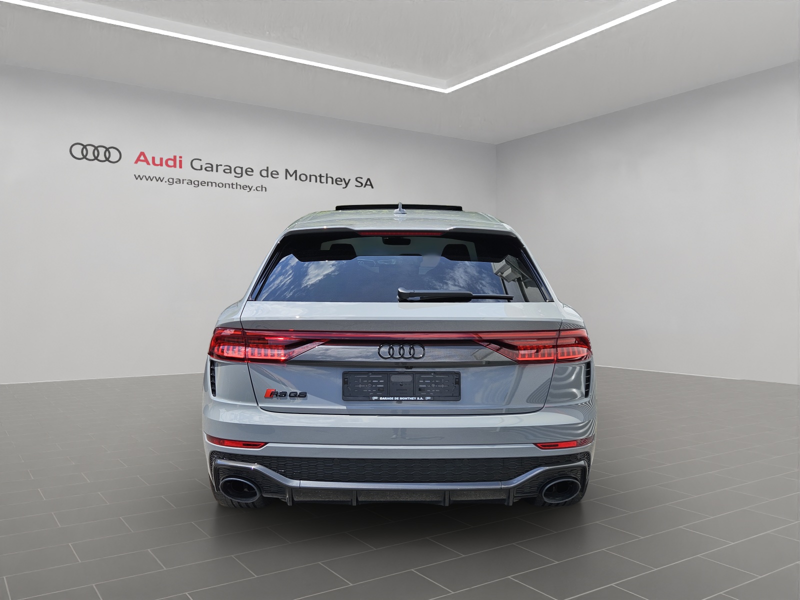 AUDI RSQ8  quattro tiptronic-showroom-element-2