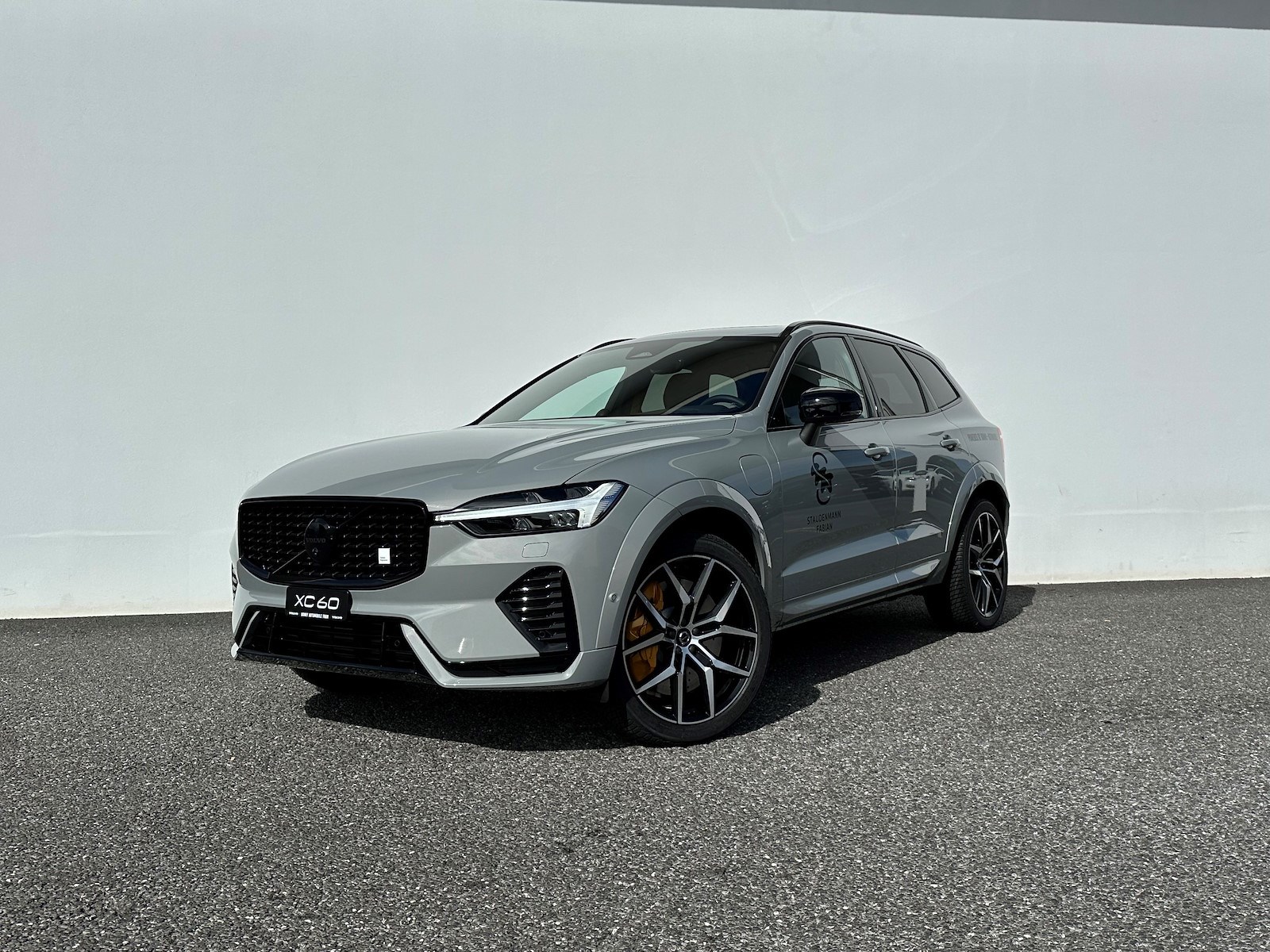 VOLVO XC60 2.0 T8 (SUV / Gelndewagen)