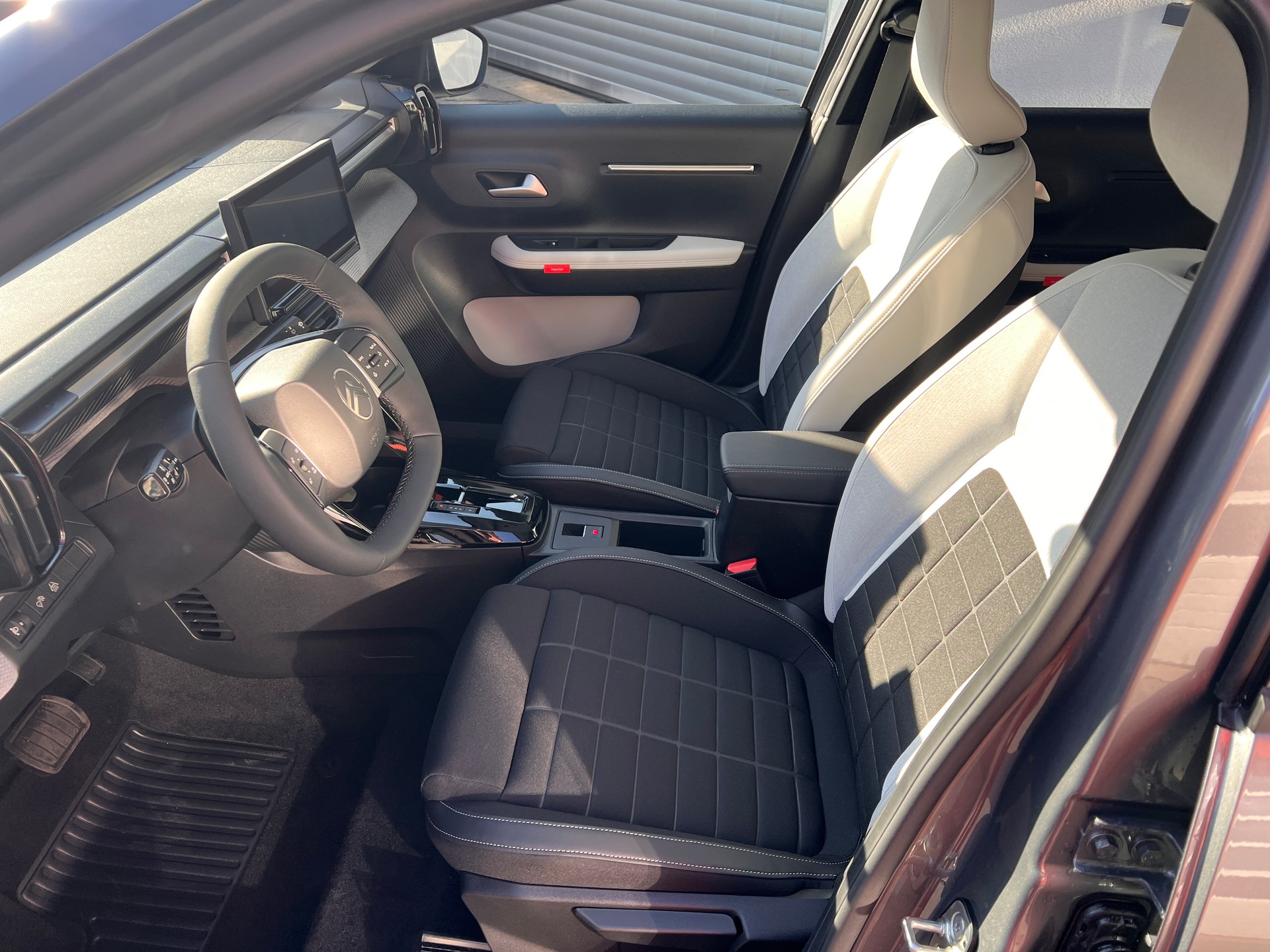 CITROEN e-C3 44kWh Max-image-10
