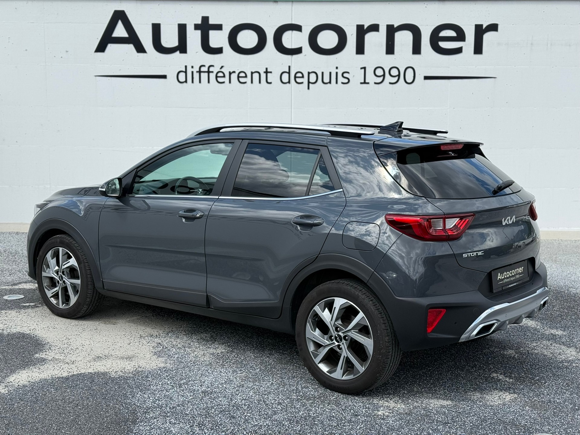 KIA Stonic 1.0 T-GDI GT-Line DCT-showroom-element-1