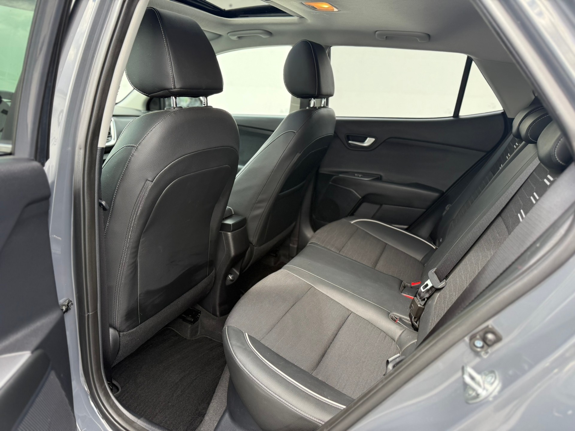 KIA Stonic 1.0 T-GDI GT-Line DCT-image-9