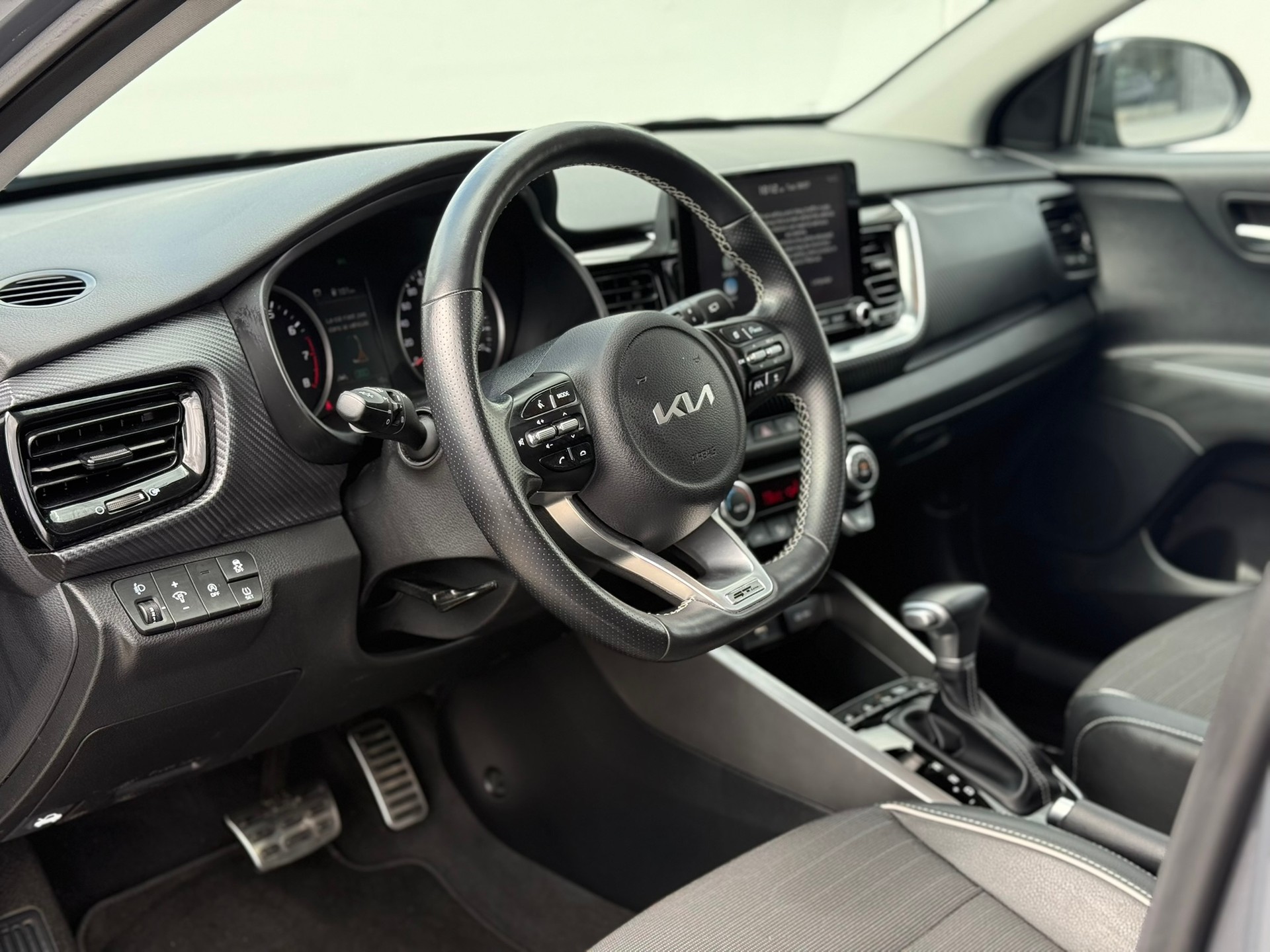 KIA Stonic 1.0 T-GDI GT-Line DCT-image-7