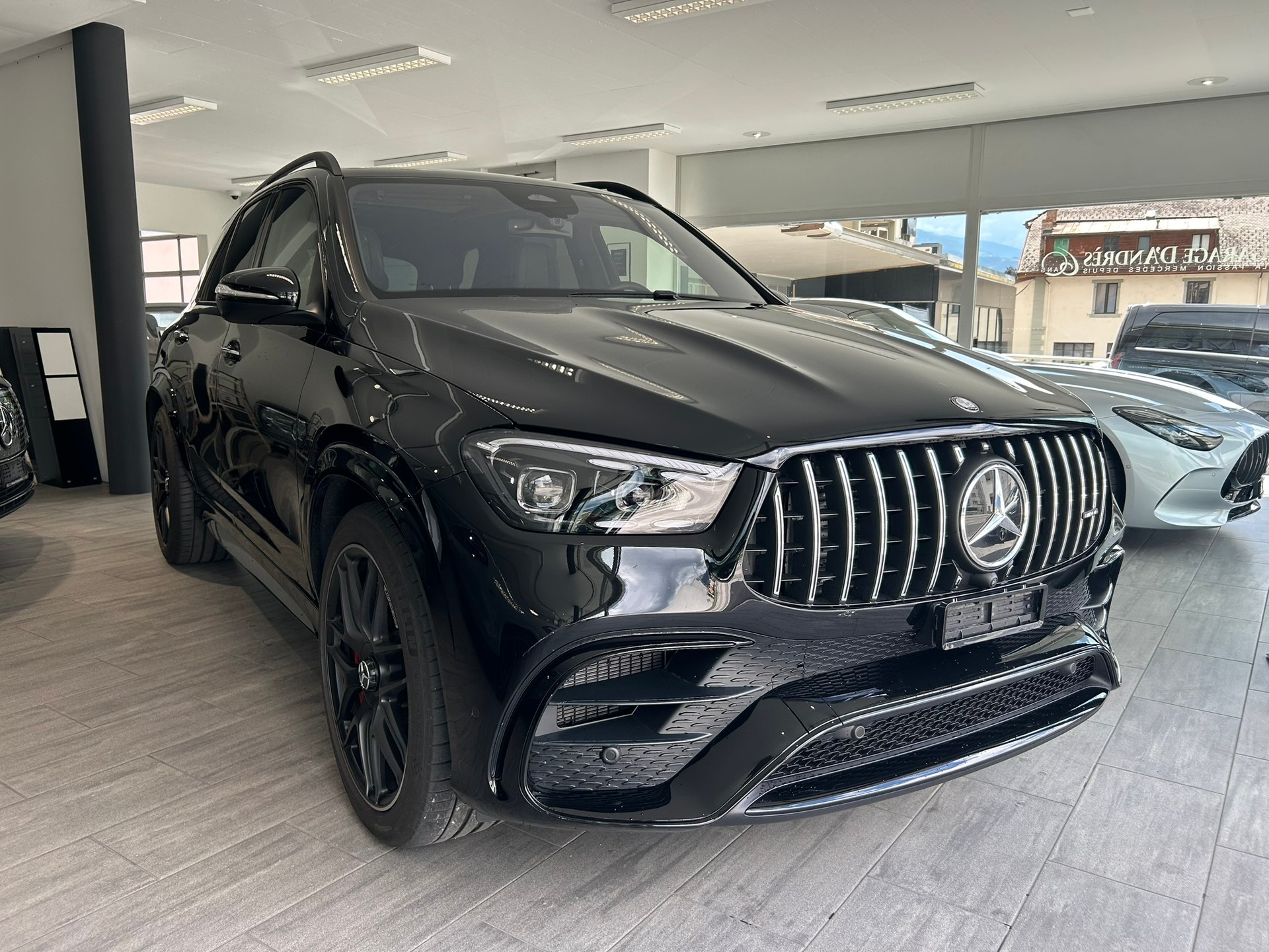 MERCEDES-BENZ GLE 63 S AMG 4Matic+ 9G-Speedshift-showroom-element-1