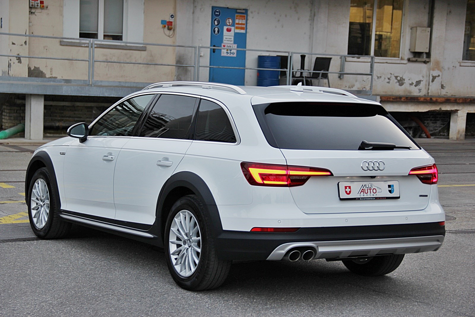 AUDI A4 allroad 3.0 TDI quattro S-tronic-showroom-element-2