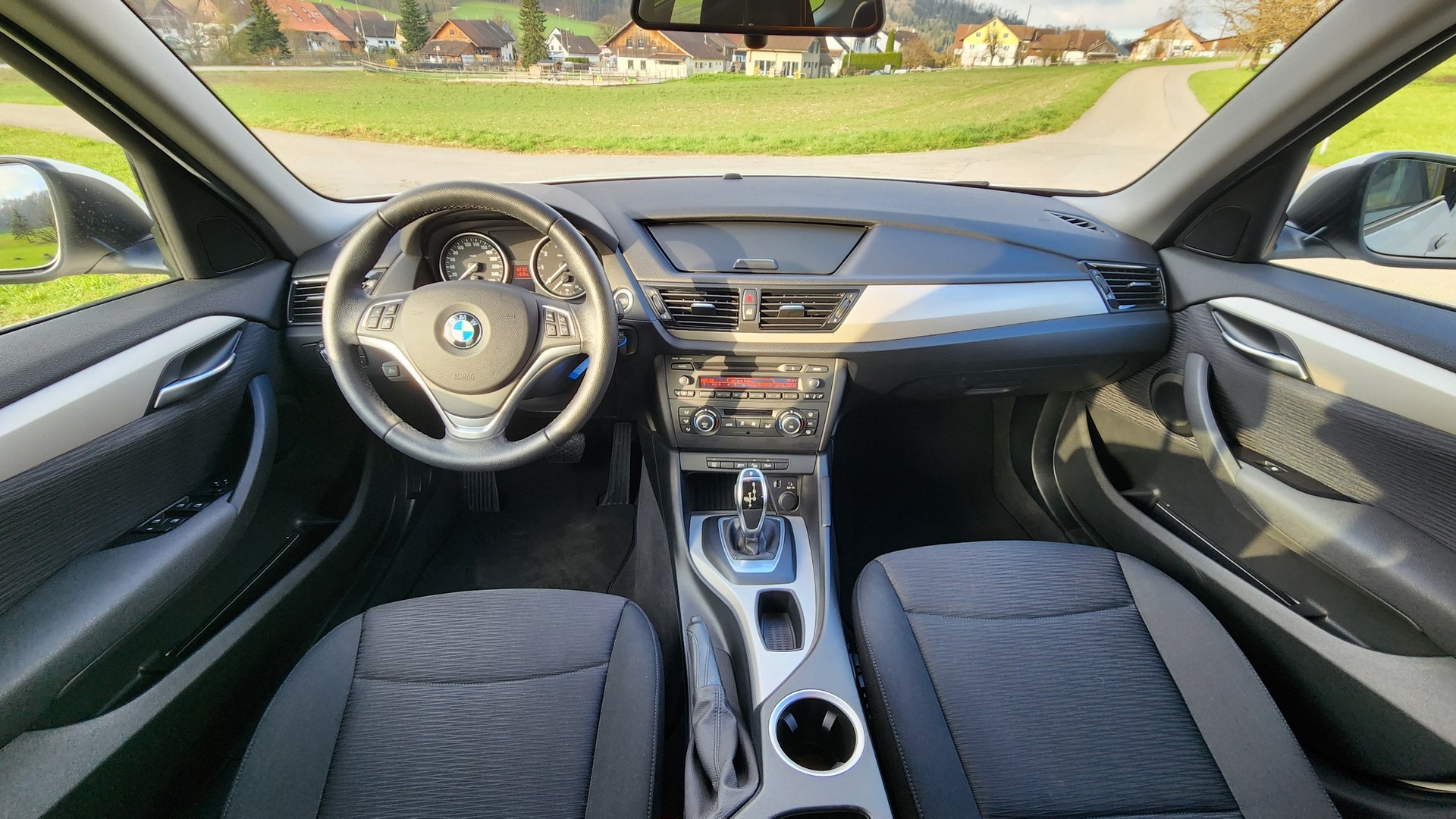 BMW X1 xDrive 20i xLine Steptronic-image-6