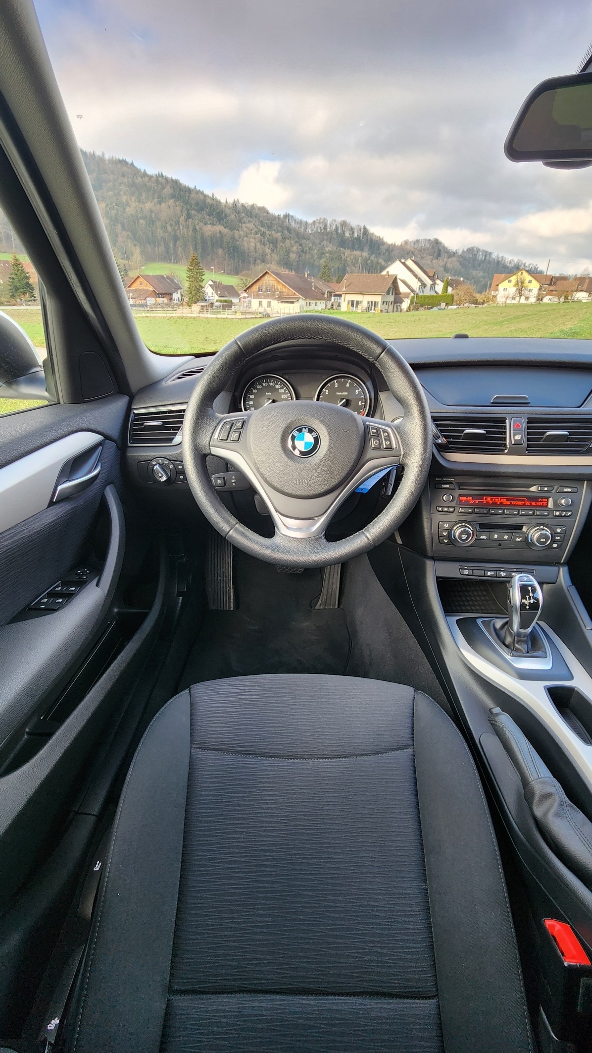 BMW X1 xDrive 20i xLine Steptronic-image-7