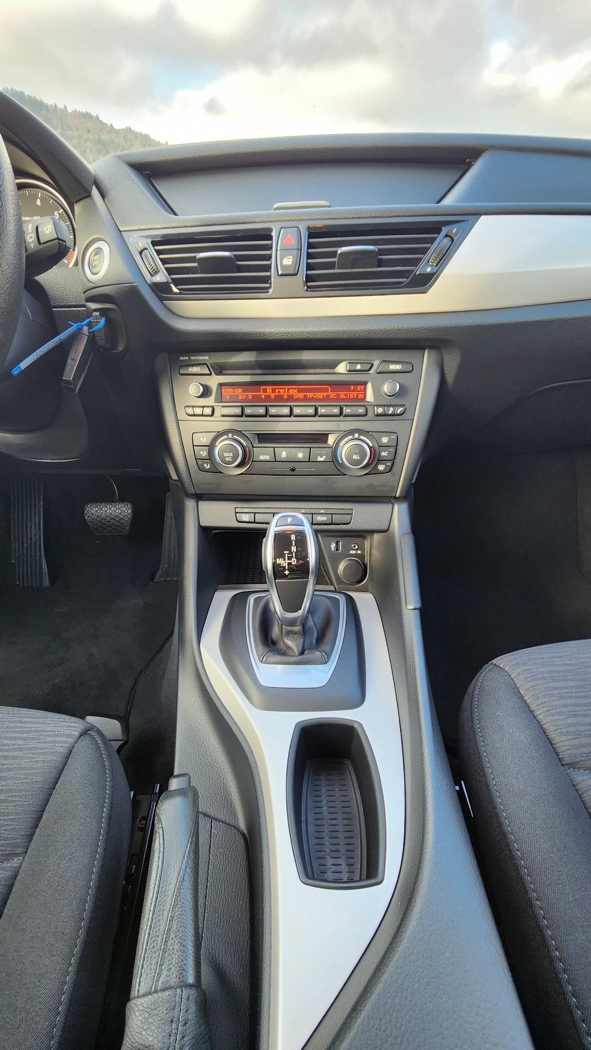 BMW X1 xDrive 20i xLine Steptronic-image-8