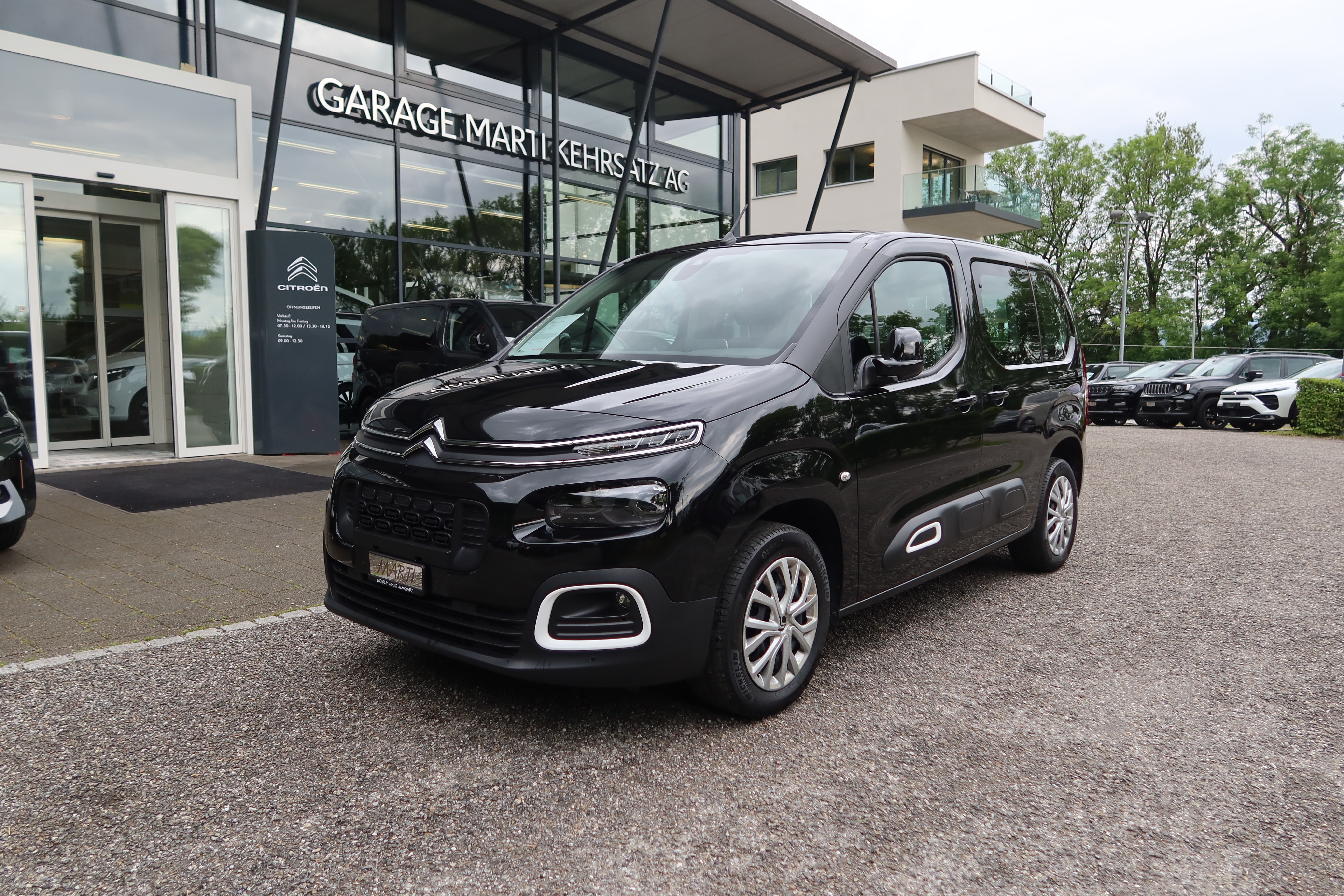 CITROEN Berlingo 1.2i Swiss EAT8 (Kompaktvan / Minivan)