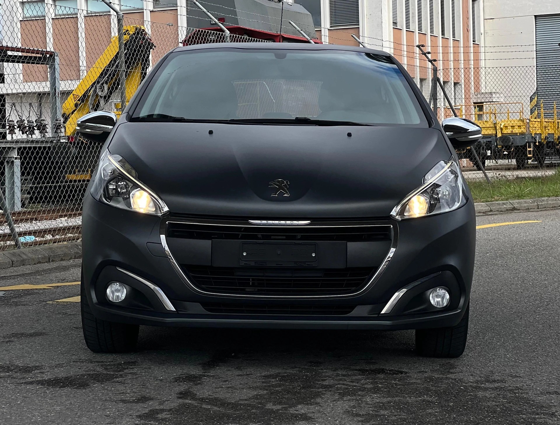 PEUGEOT 208 1.2 PureTech Style-showroom-element-1