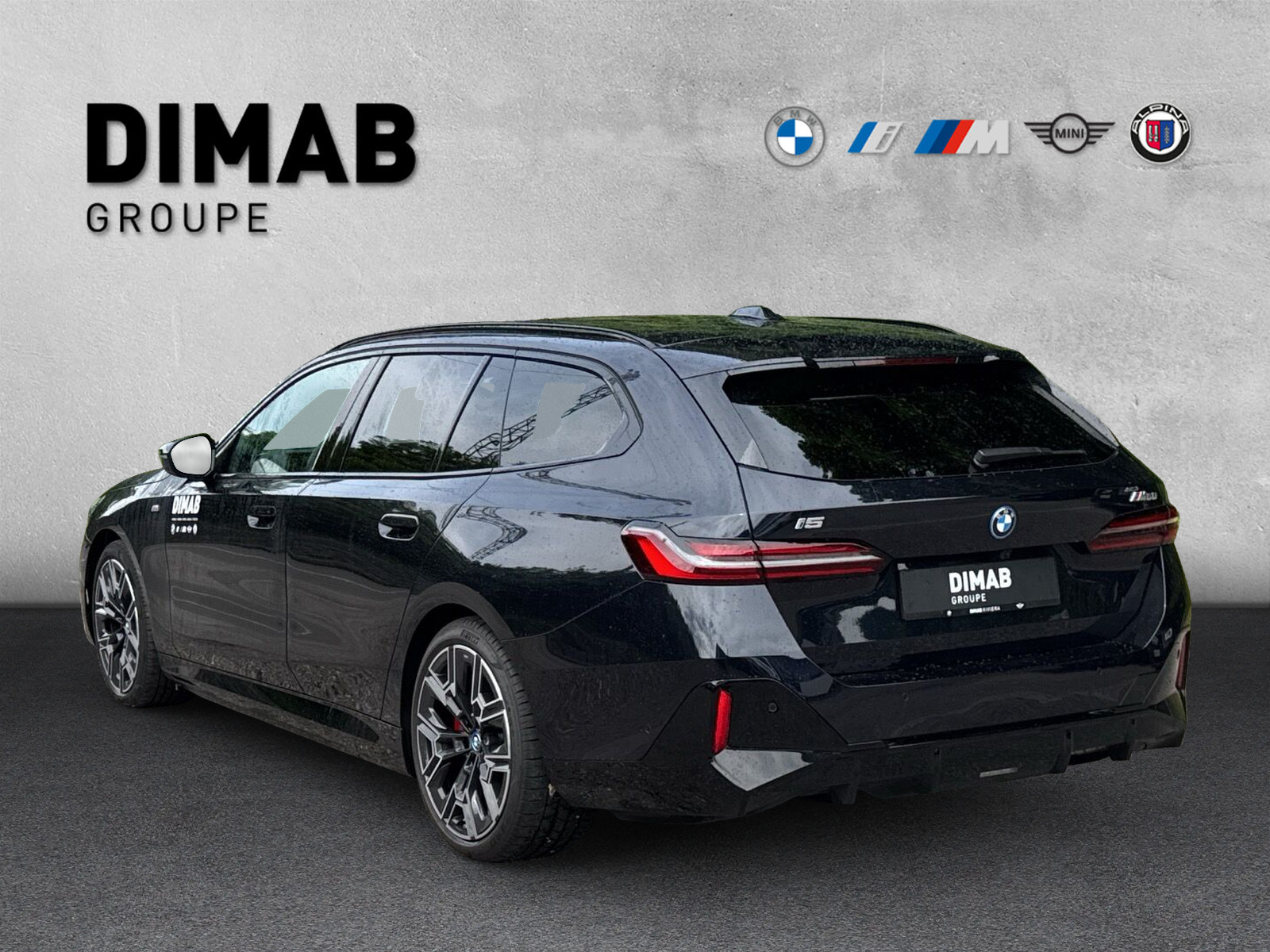 BMW i5 M60 Touring M Sport Pro-showroom-element-2