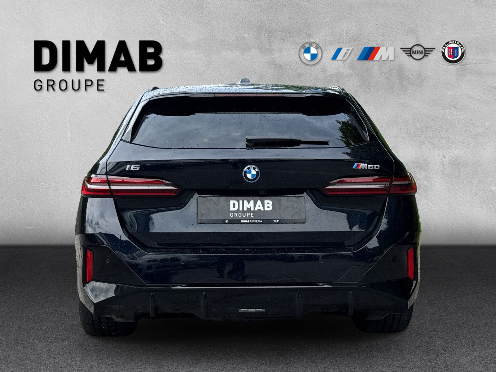 BMW i5 M60 Touring M Sport Pro-showroom-element-3