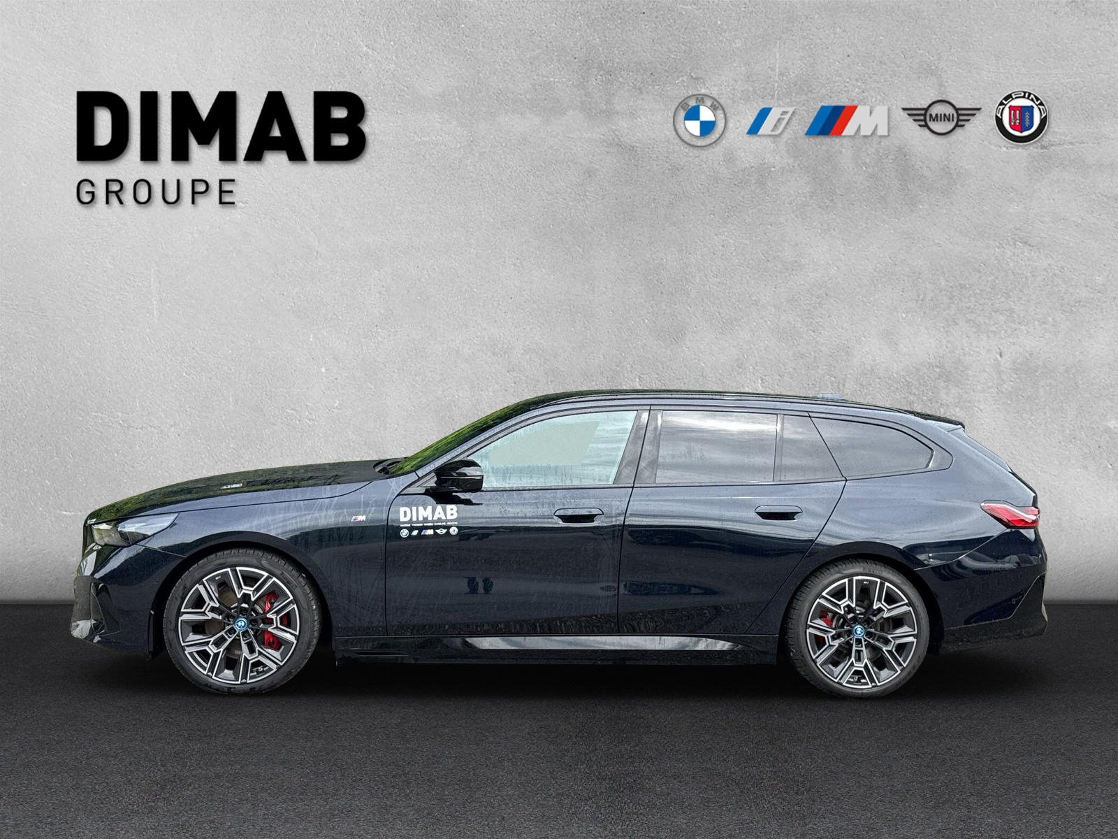BMW i5 M60 Touring M Sport Pro-showroom-element-1