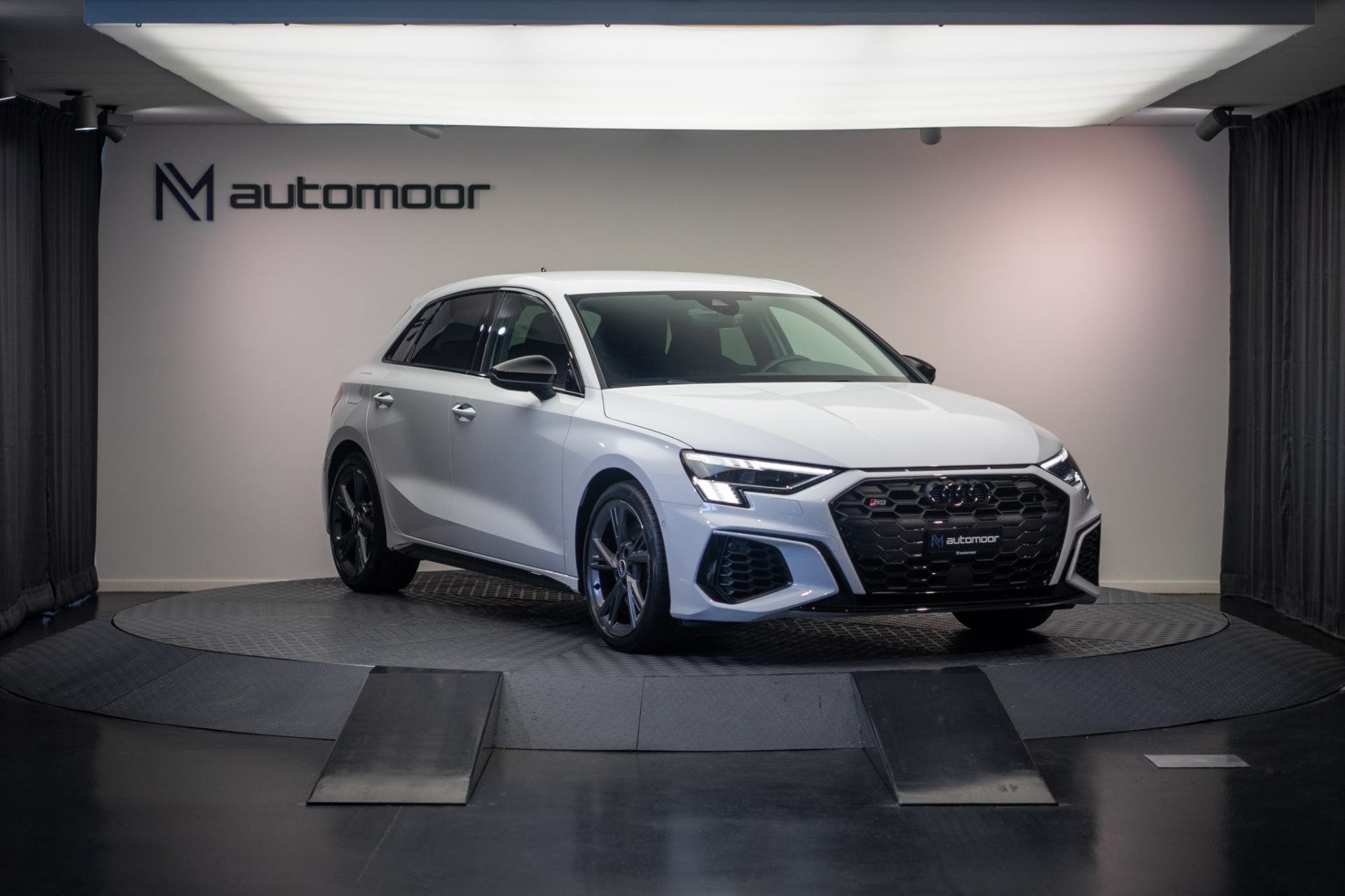 AUDI S3 Sportback 2.0 TFSI quattro *CH-Fahrzeug* *Assistenzpaket* *B&O* *Matrix LED*-showroom-element-2