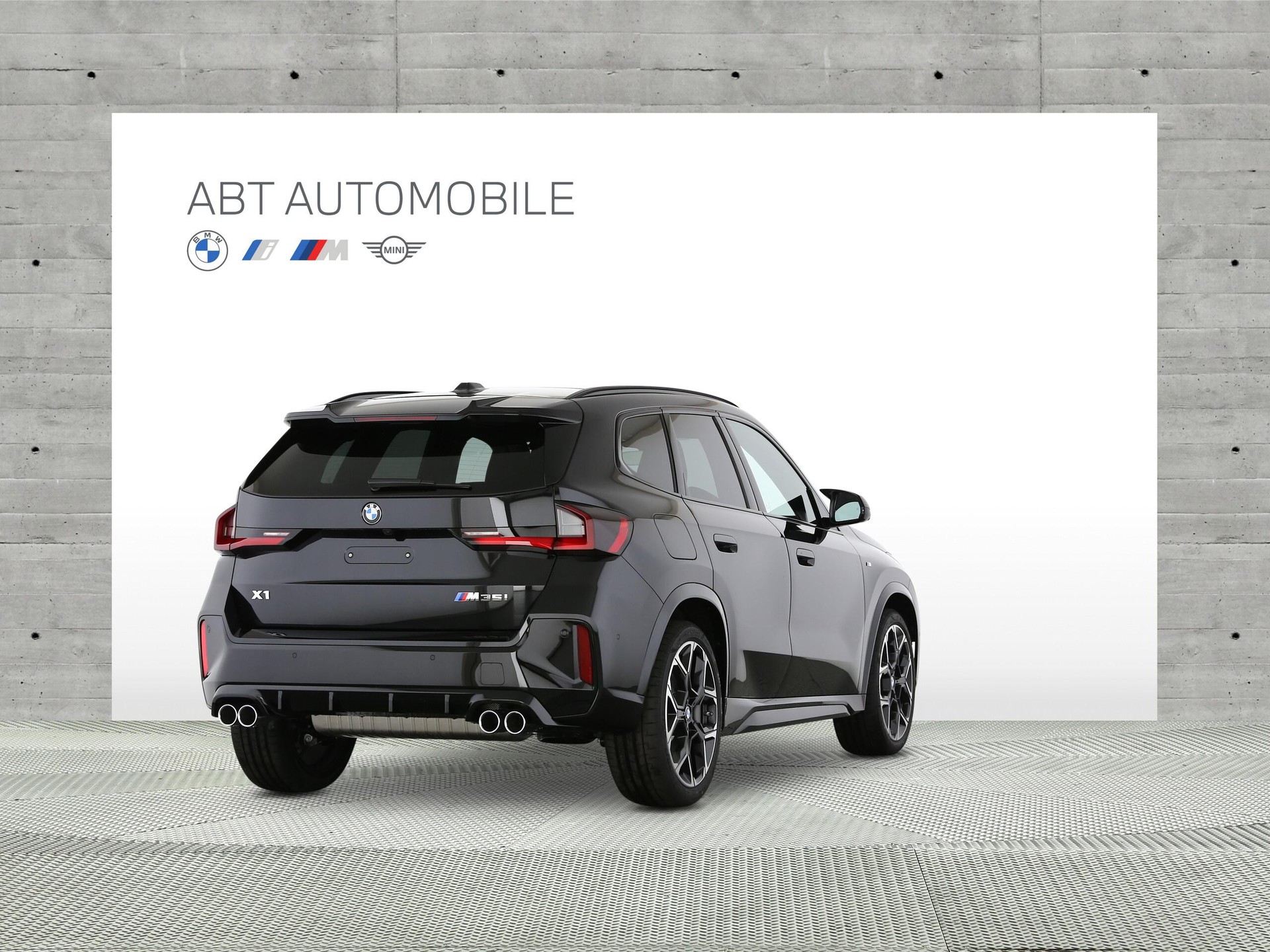 BMW X1 M35i-showroom-element-1