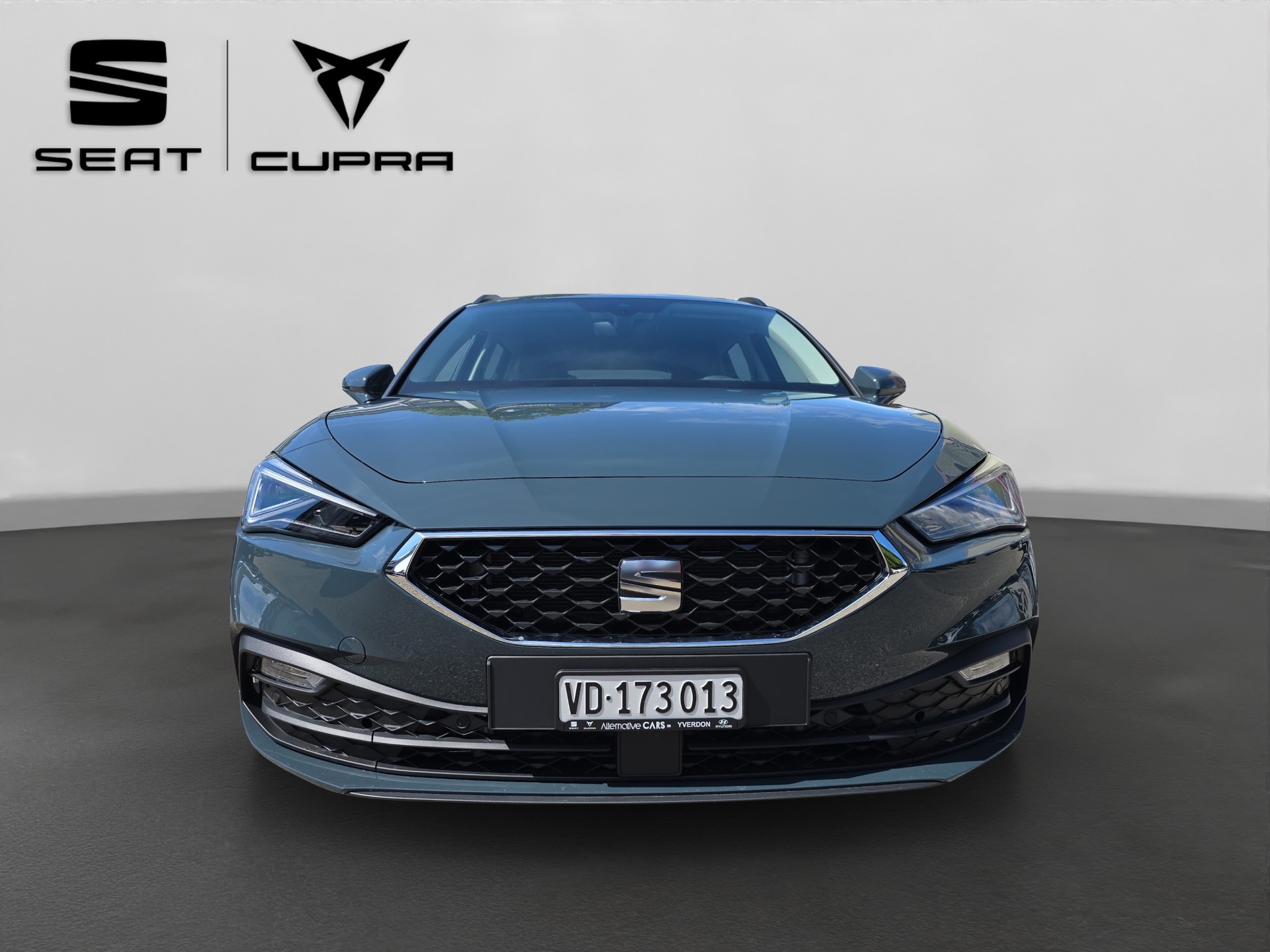 SEAT Leon ST 1.5 eTSI mHEV DSG Business Edition-showroom-element-1