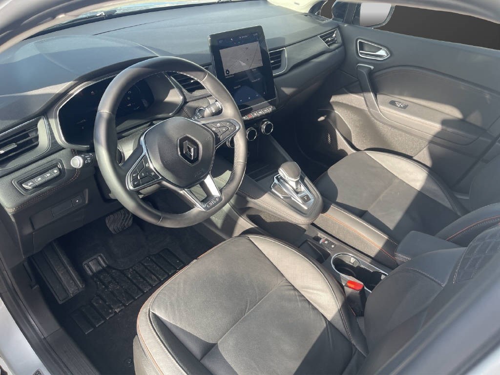 RENAULT Captur 1.6 E-Tech Plug-in Initiale-image-8