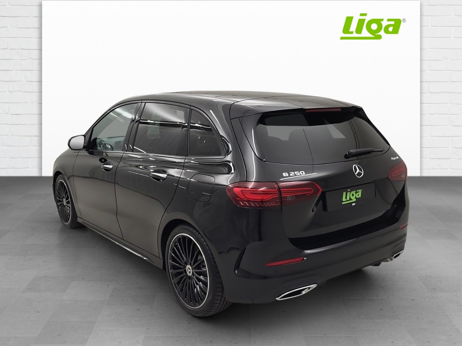 MERCEDES-BENZ B 250 AMG Line 4Matic-showroom-element-3