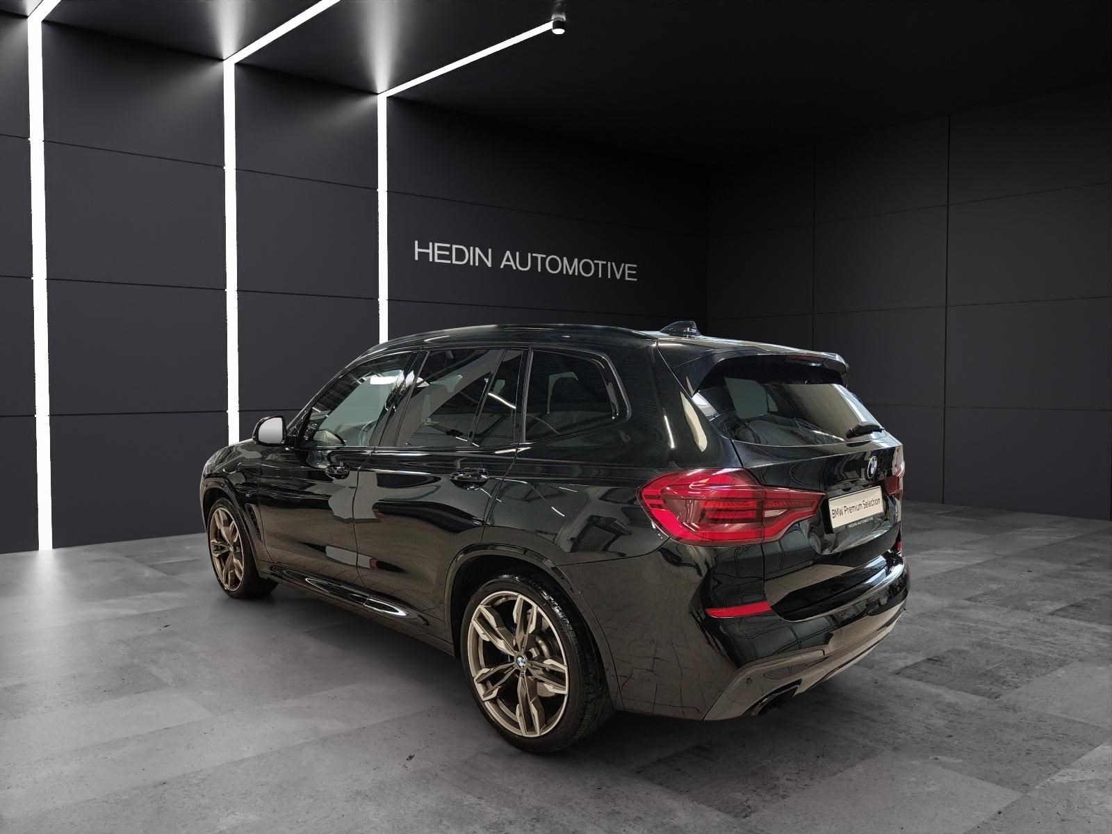 BMW X3 M40i-showroom-element-2