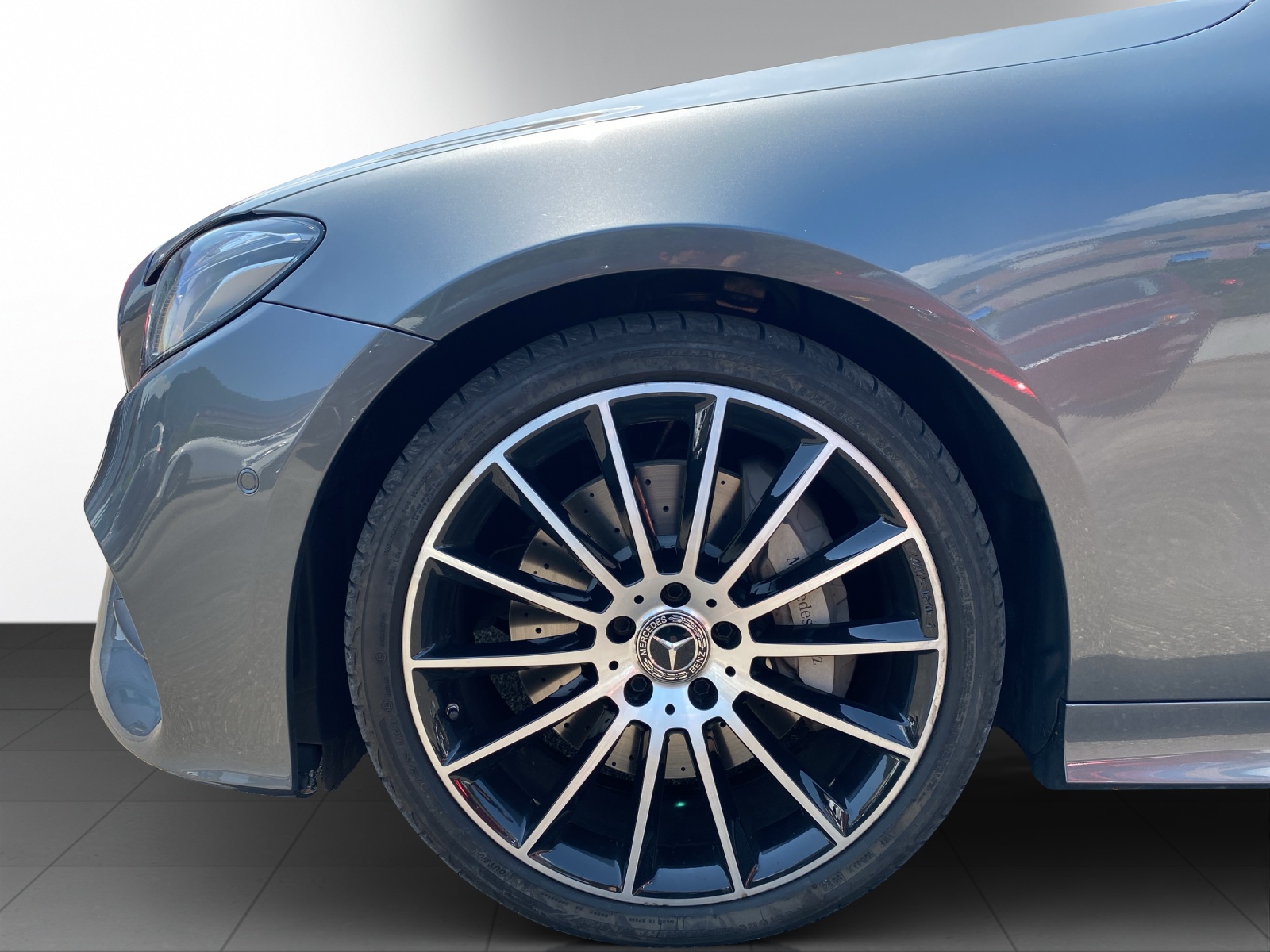 Image MERCEDES-BENZ E-400 E 400 AMG Line 4 Matic