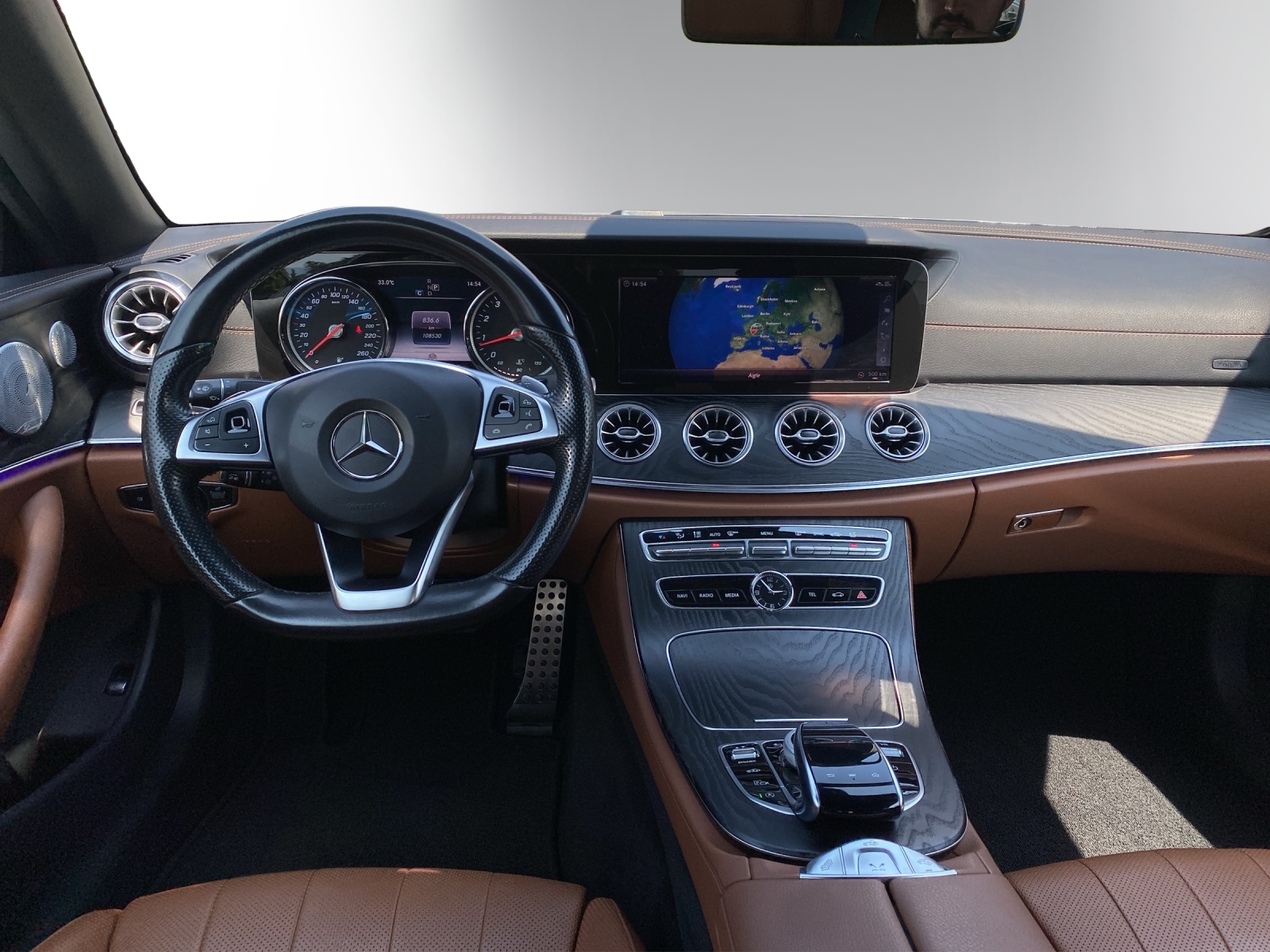 Image MERCEDES-BENZ E-400 E 400 AMG Line 4 Matic