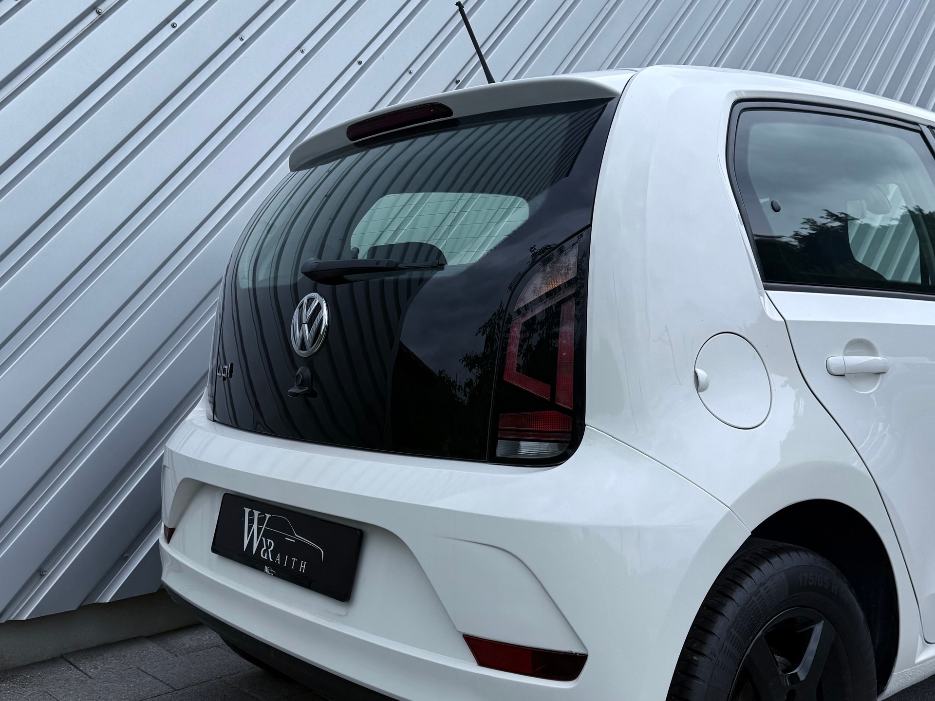 VW Up 1.0 MPI take up-showroom-element-3