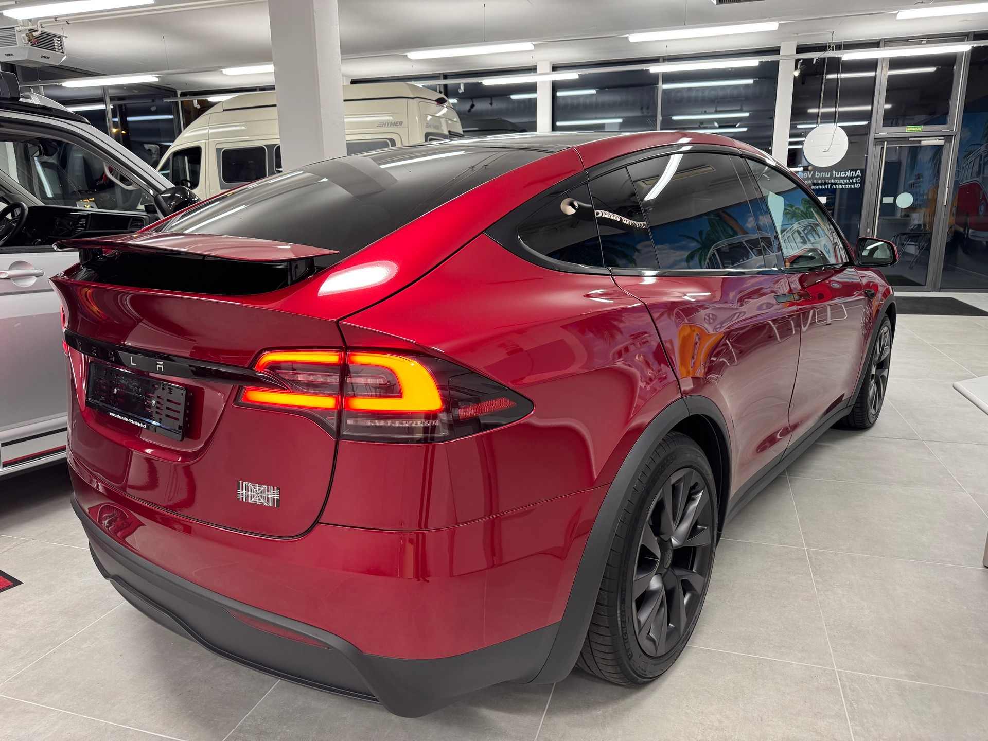 TESLA Model X 100kWh Plaid 12 *1267PS* CH-Auslieferung AHK 6Pl-showroom-element-3