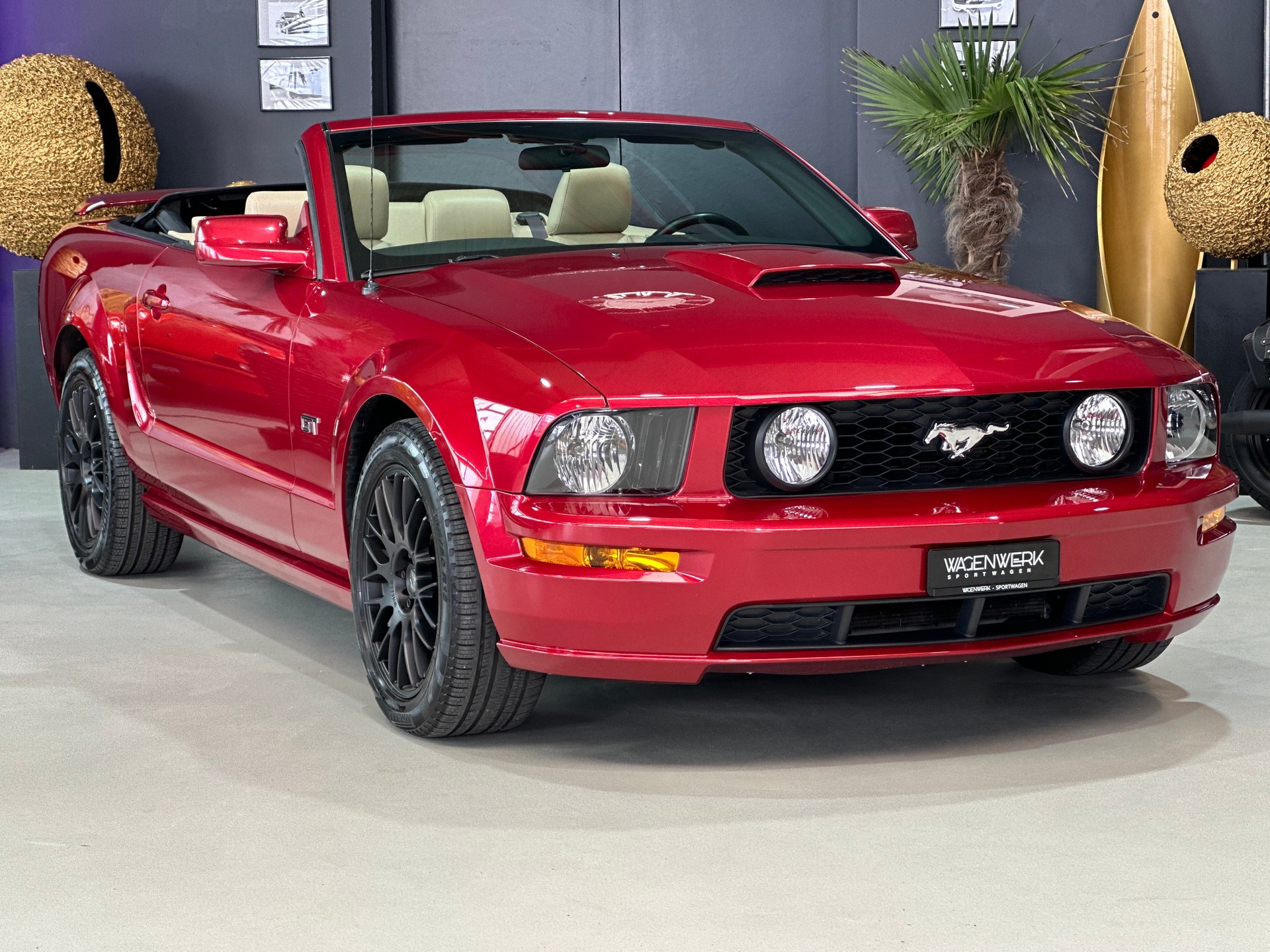 FORD Mustang GT Cabriolet-showroom-element-1