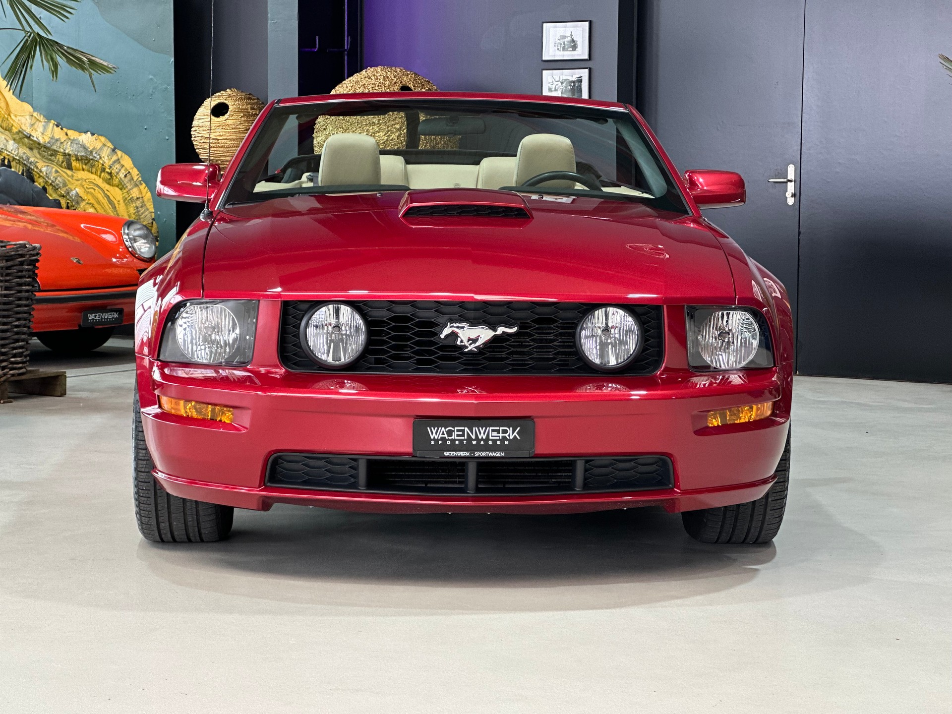 FORD Mustang GT Cabriolet-showroom-element-2