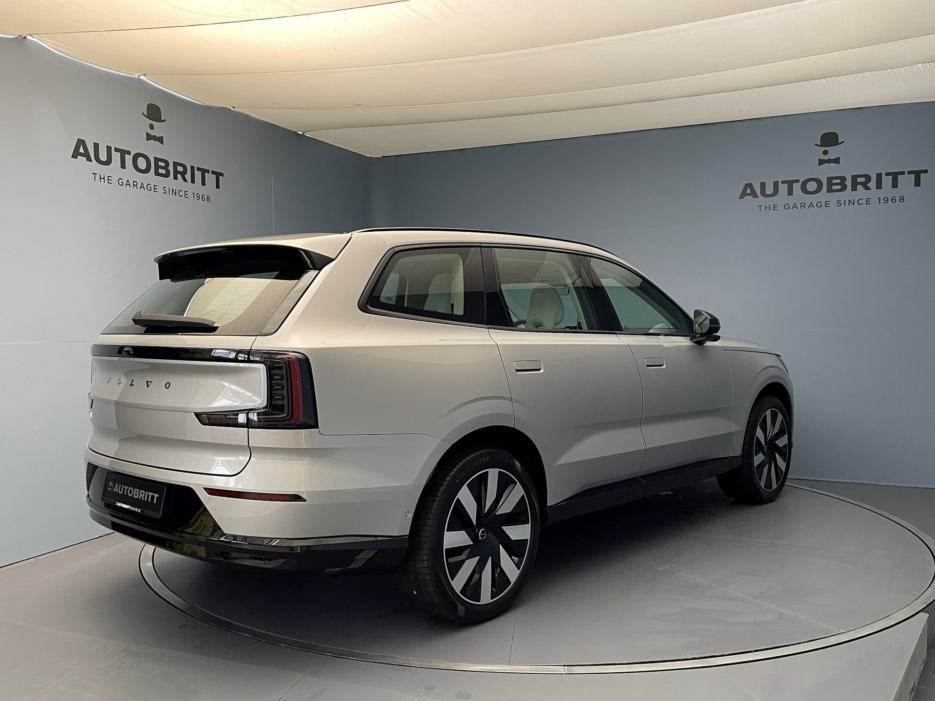 VOLVO EX 90 Twin Performance Ultra AWD-showroom-element-1
