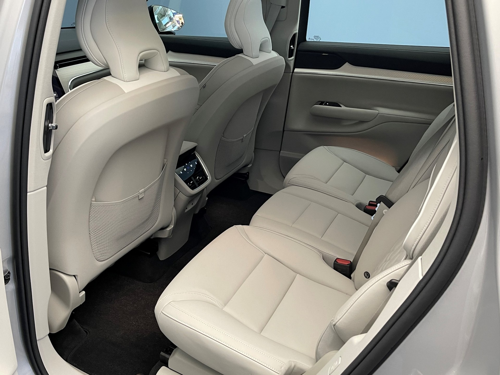 VOLVO EX 90 Twin Performance Ultra AWD-image-10
