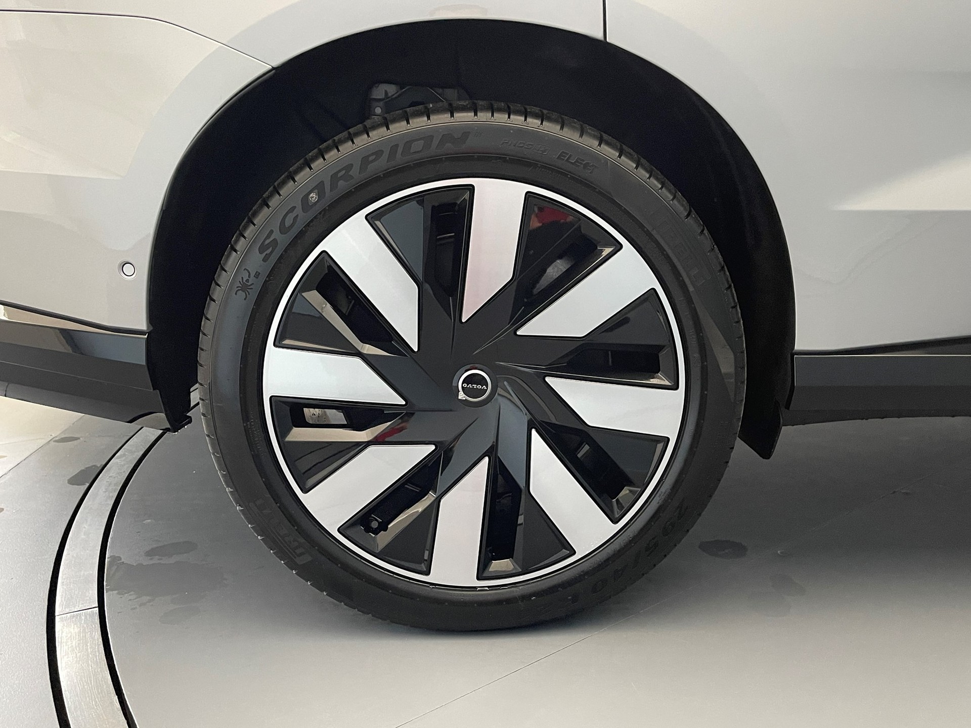 VOLVO EX 90 Twin Performance Ultra AWD-image-5