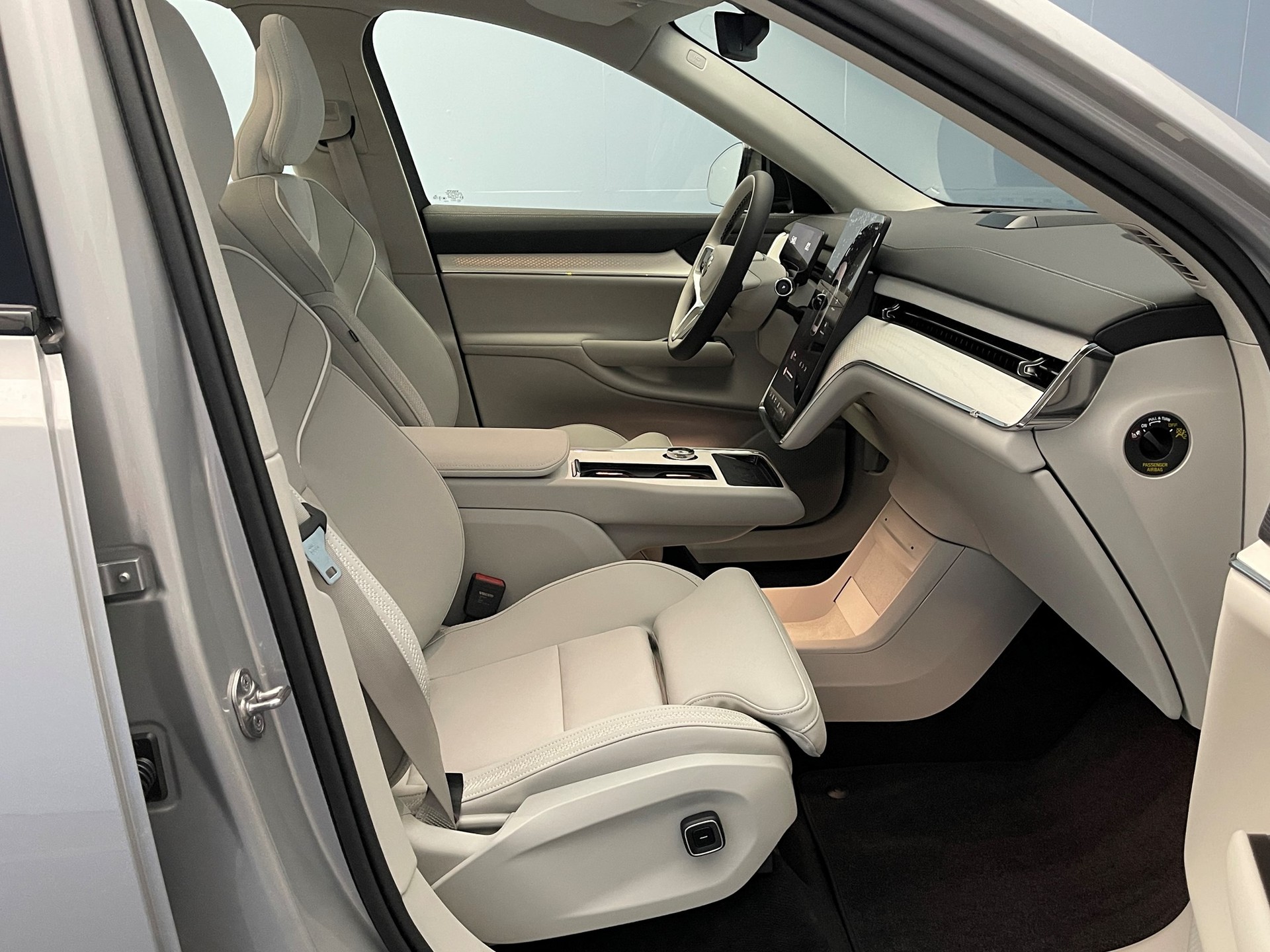 VOLVO EX 90 Twin Performance Ultra AWD-image-8