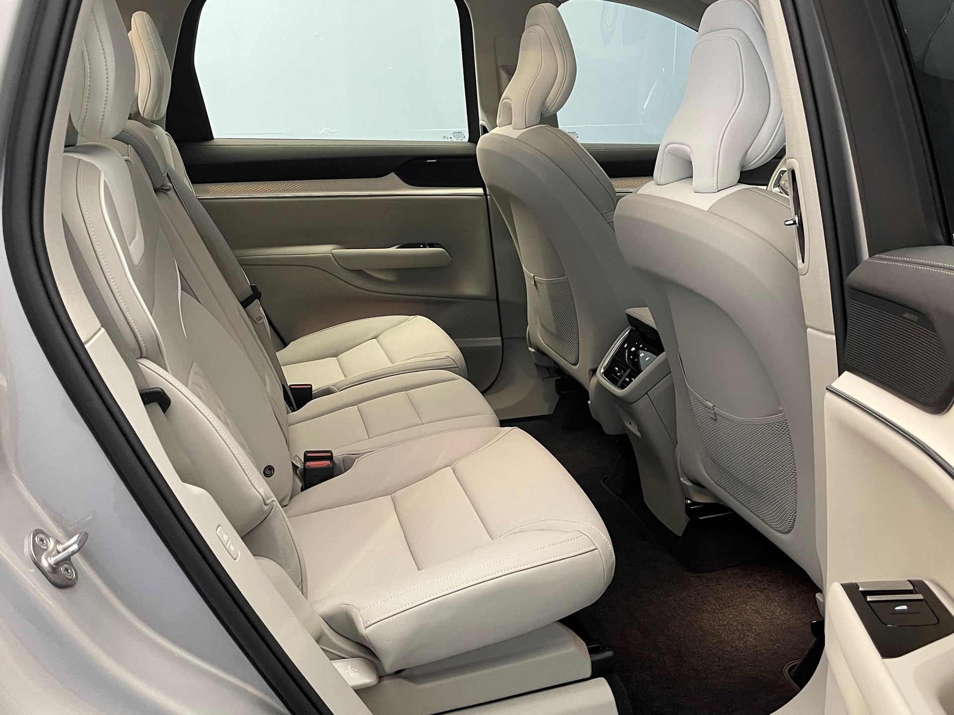 VOLVO EX 90 Twin Performance Ultra AWD-image-9