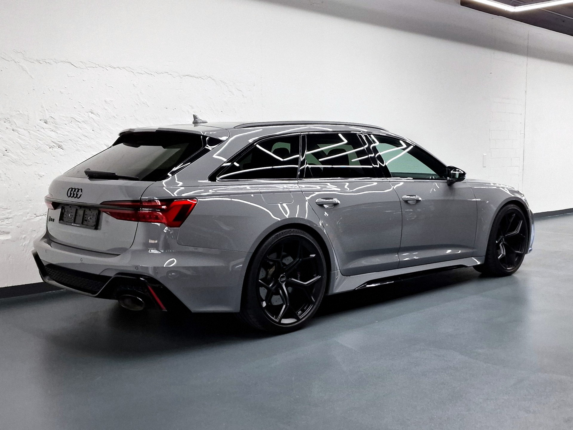 AUDI RS6 Avant 4.0 V8 TFSI quattro T-Tronic-showroom-element-2
